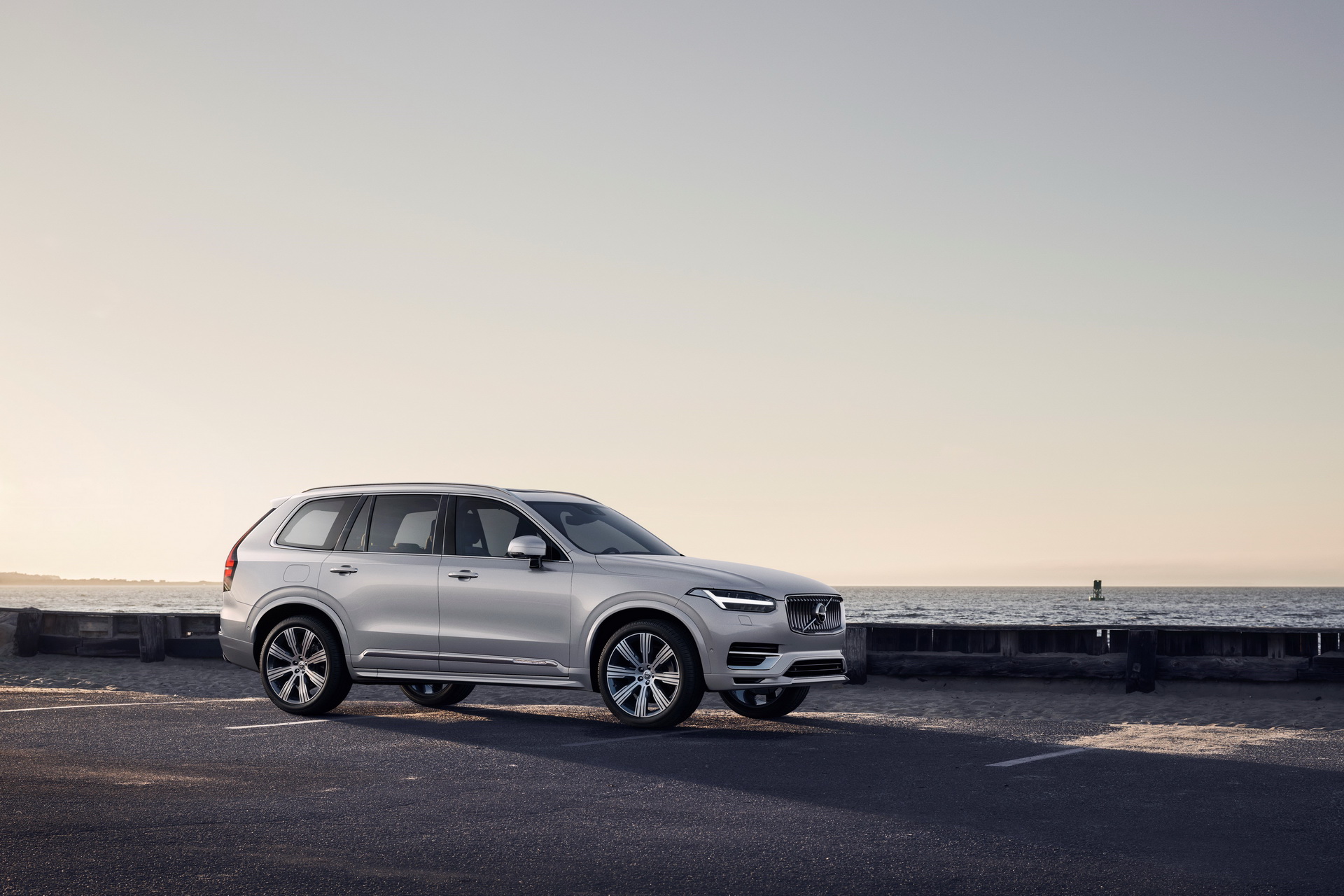 2020 volvo xc90 facelift breaks cover with kers system