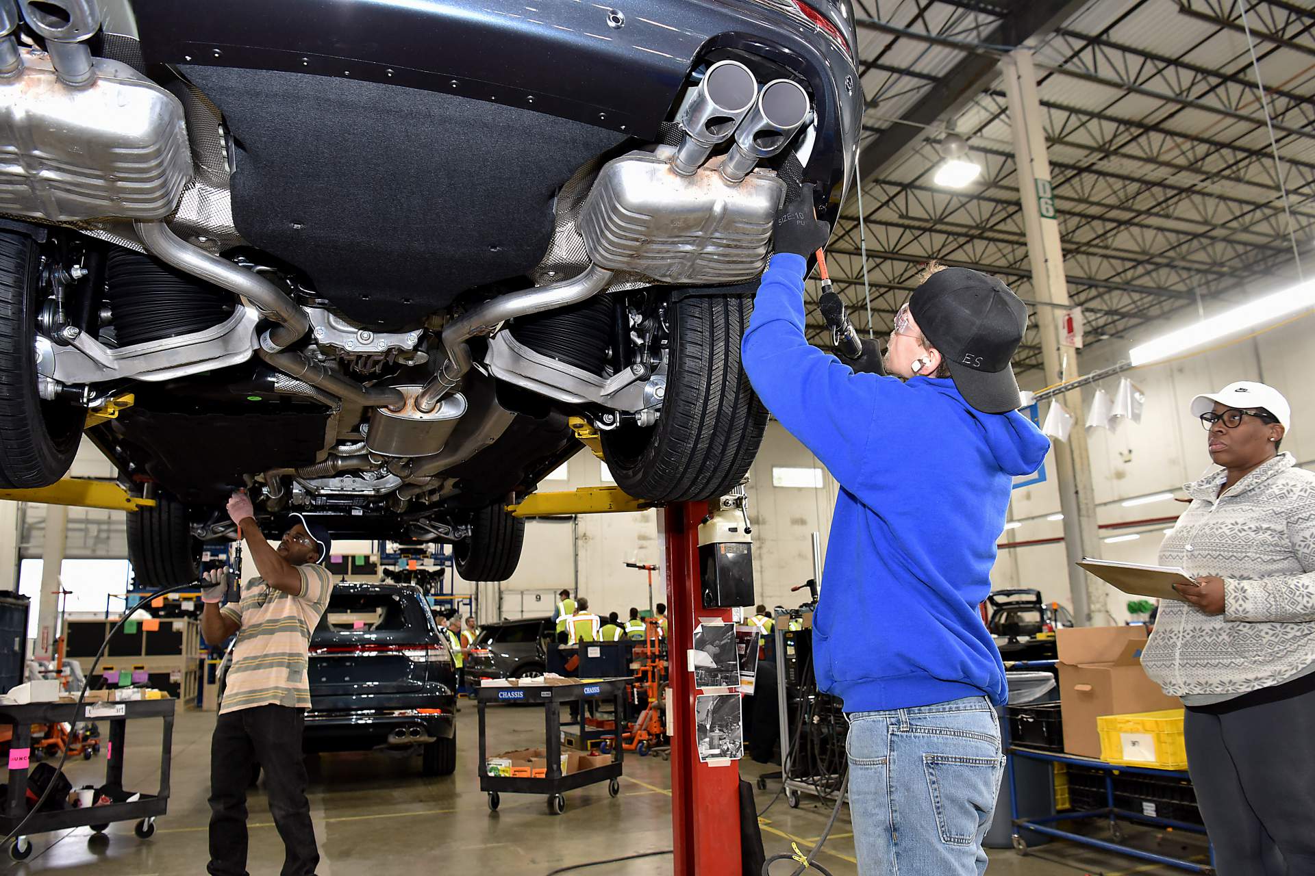 Ford Investing $1 Billion In Chicago Plants To Build Three New SUVs