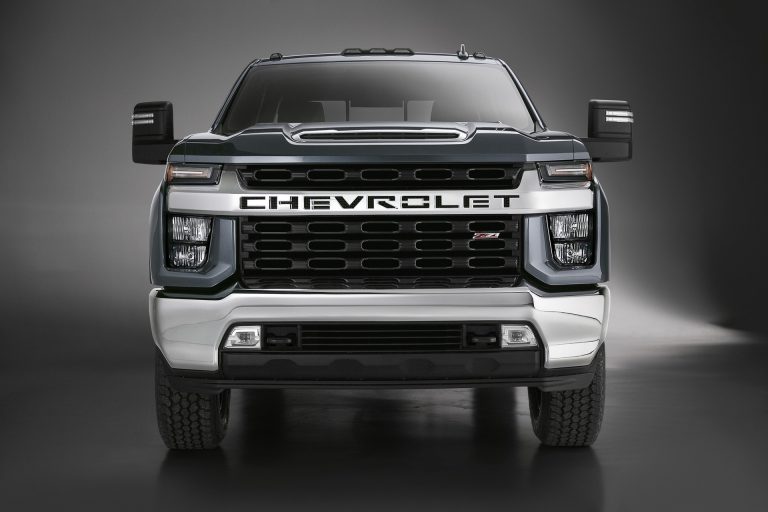 2020 Chevrolet Silverado HD Debuts With New 6.6-liter V8 And 35,500 ...