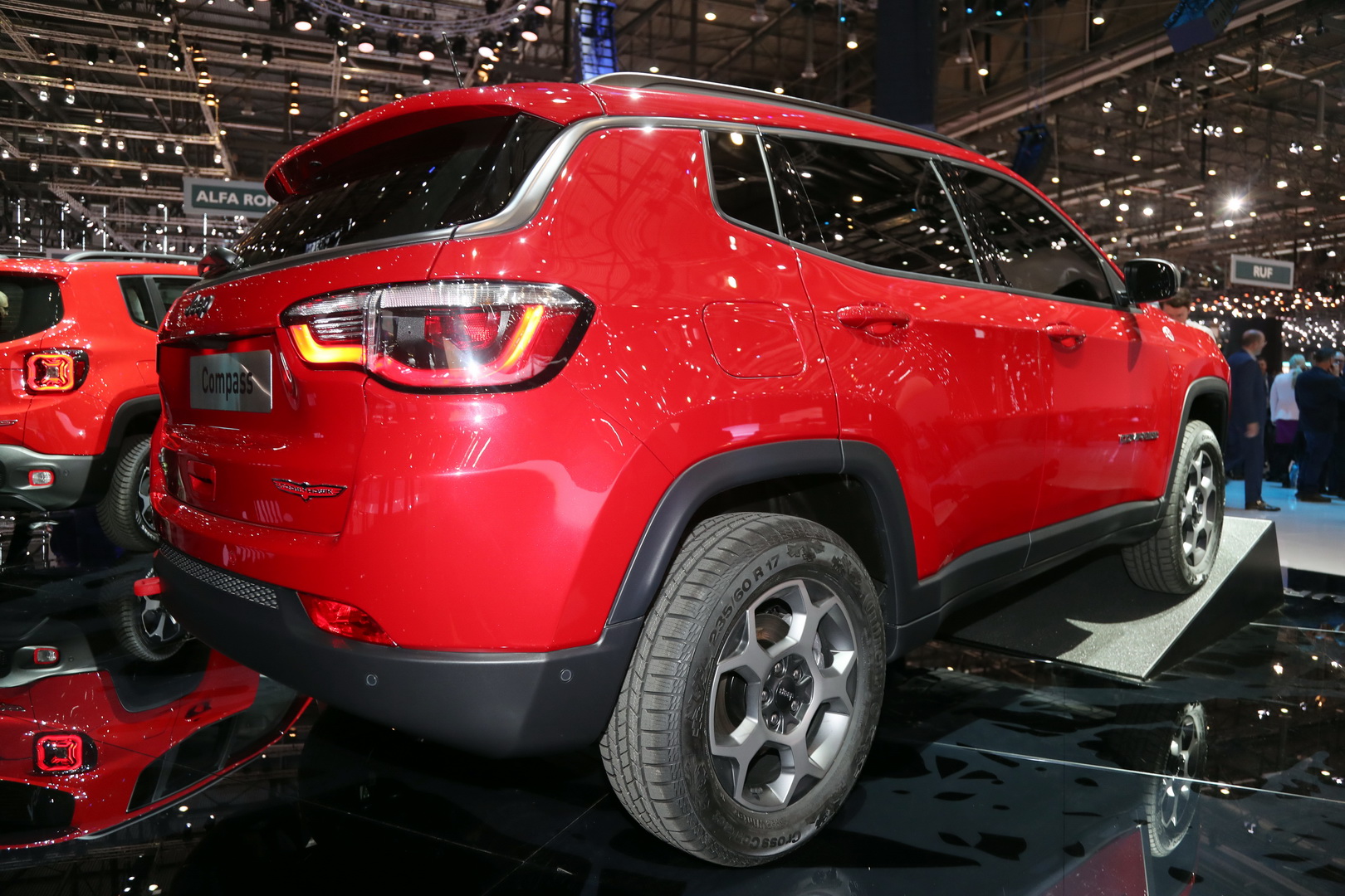 New Jeep Renegade And Compass Plug-In Hybrids With Up To 237HP | Carscoops