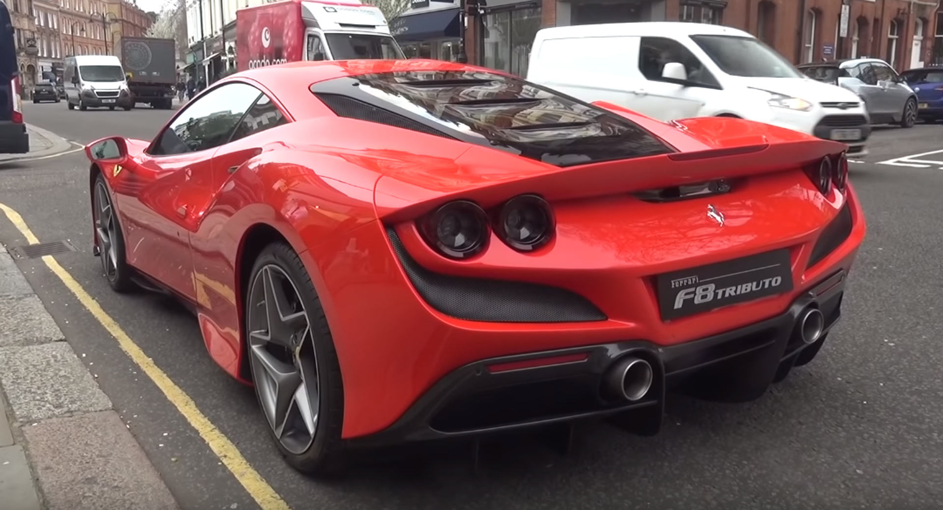 Новая Ferrari f8