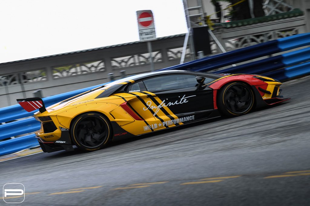 Liberty Walk-Bodied Lamborghini Aventador Wants To Look Like A Racer ...