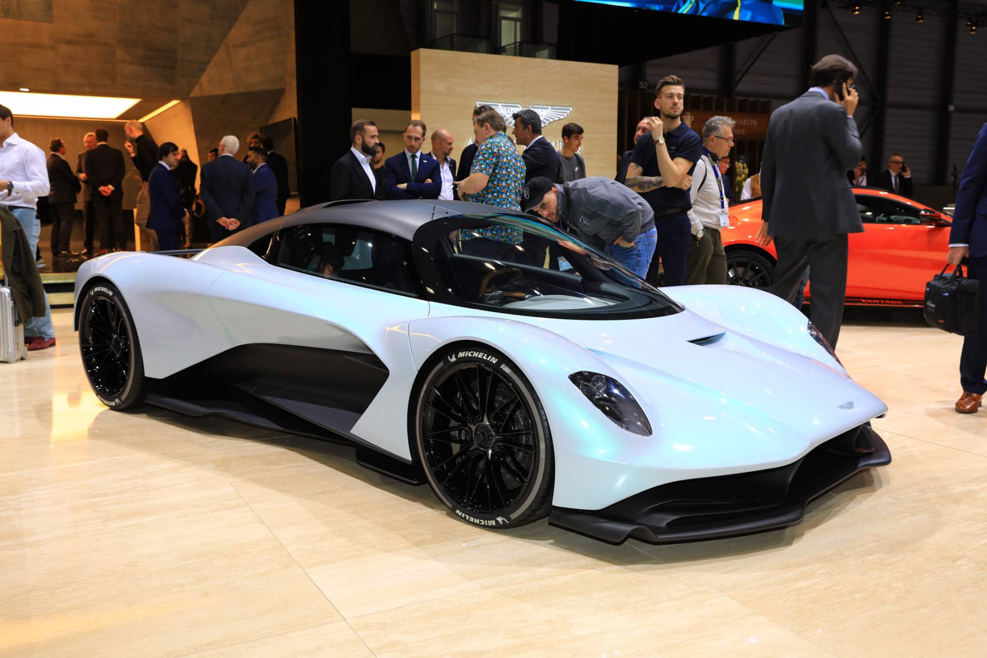 AM-RB 003 Concept Paves The Way For Aston Martin’s Third Mid-Engined ...