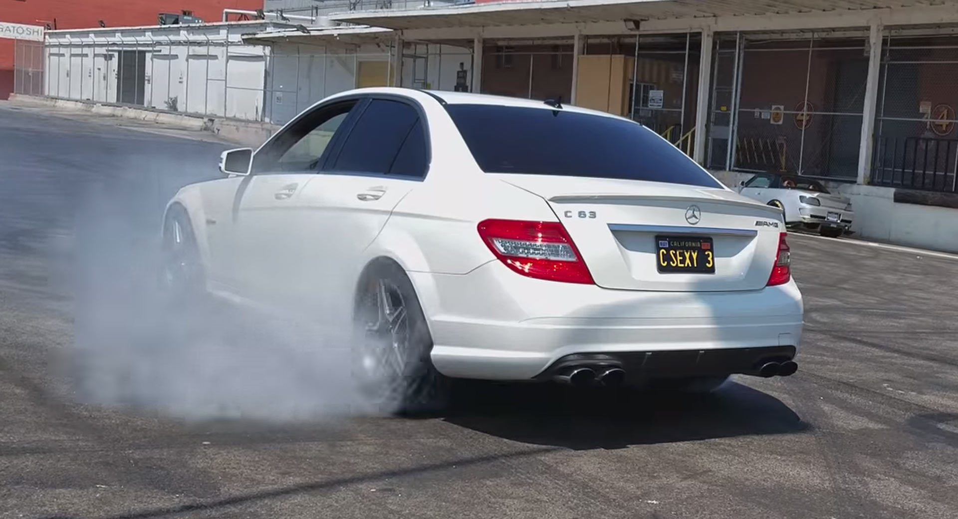 Mercedes c63 AMG бернаут