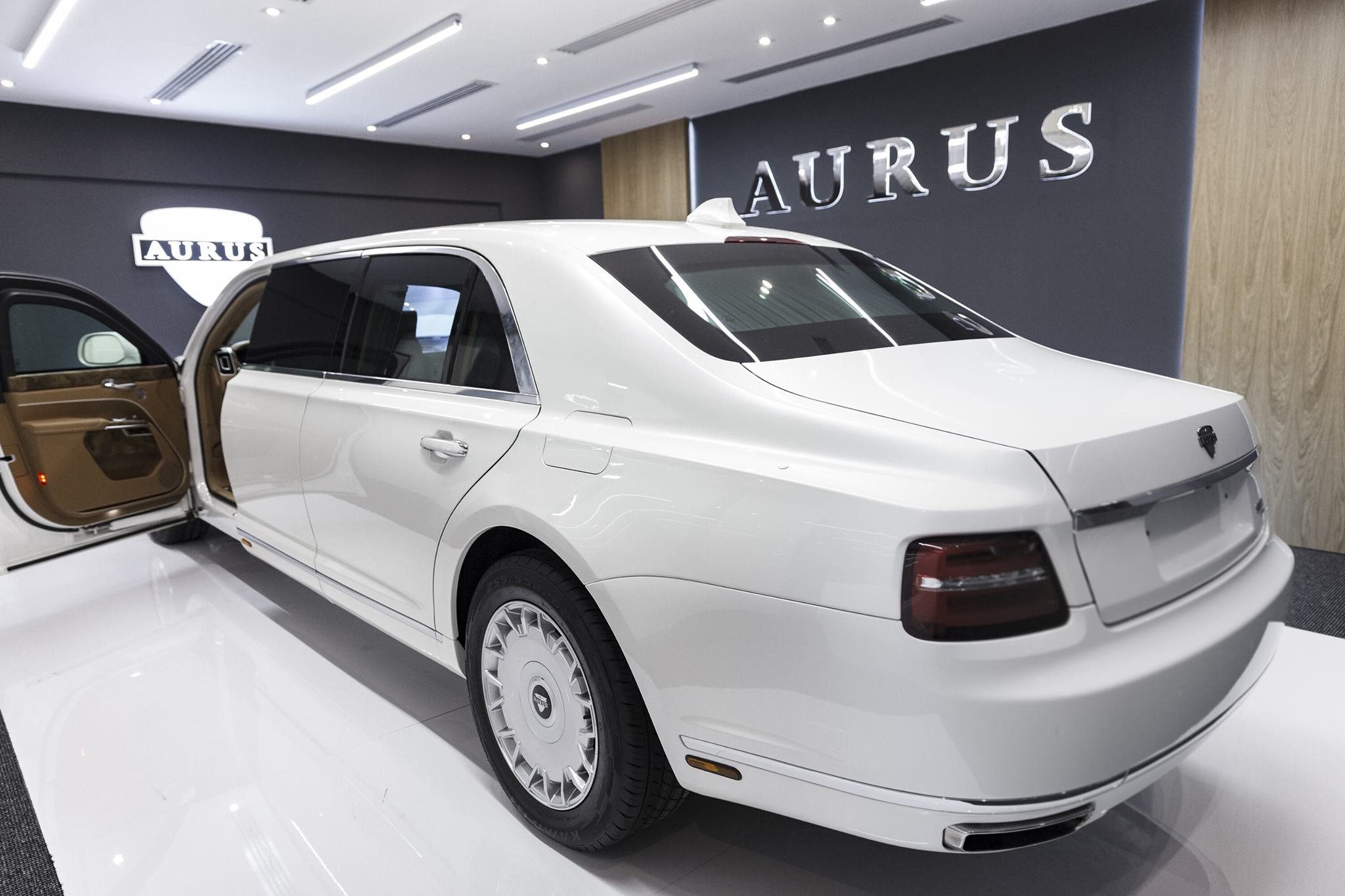 Aurus автомобили картинки