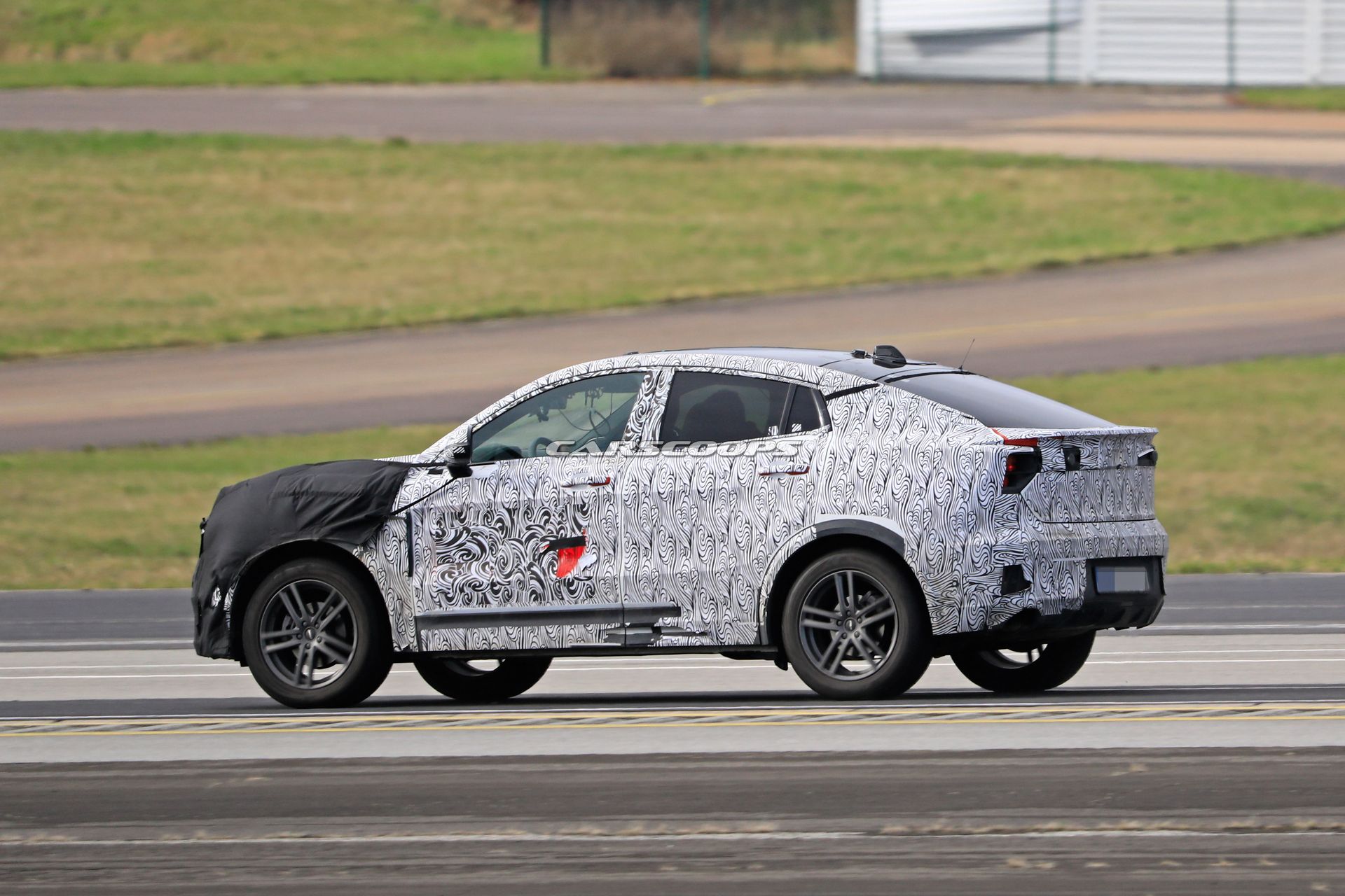 Lynk & Co 05 SUV Coupe Set To Become The Sportier Sibling Of The 01 ...