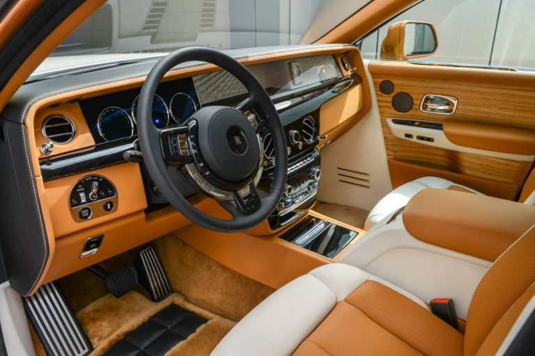 Rolls-Royce Phantom EWB With Privacy Suite Is The Majestic Way To ...