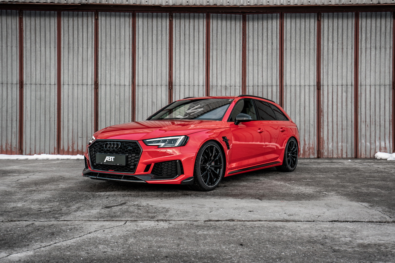 Old Timer Audi RS2 Meets New RS4 Avant In ABT Family Photo Shoot ...