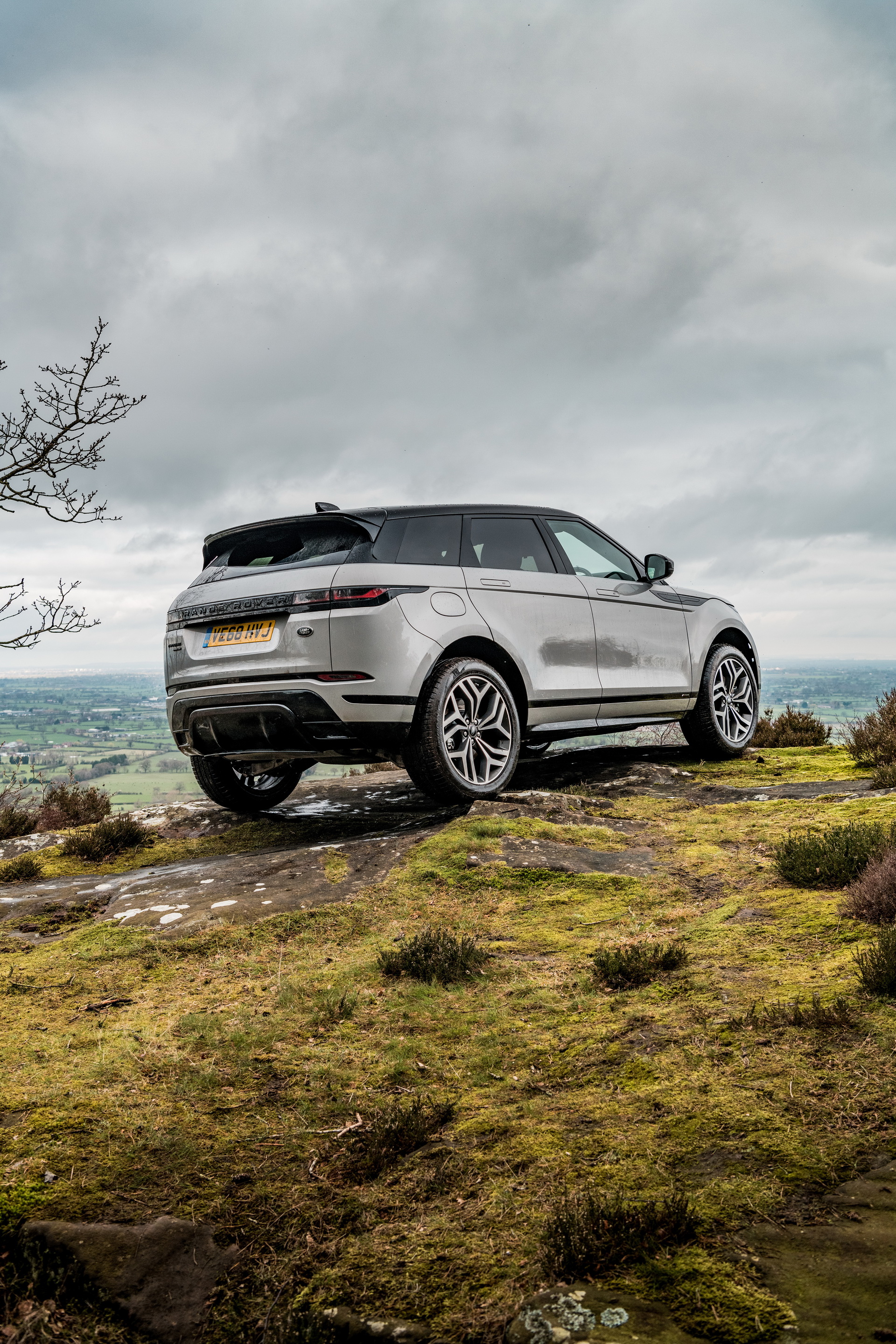 Range Rover Evoque 2019 Emissions  - This Range Rover Evoque Td4 150 Se Five Door Suv Has Proved To Be Very Dependable With Great Economy, Performance From Ingenium Engine Which Is Quite Outstanding Along With Driver Comfort On A Long Trip In Country Areas With The Turbo Diesel Variant.