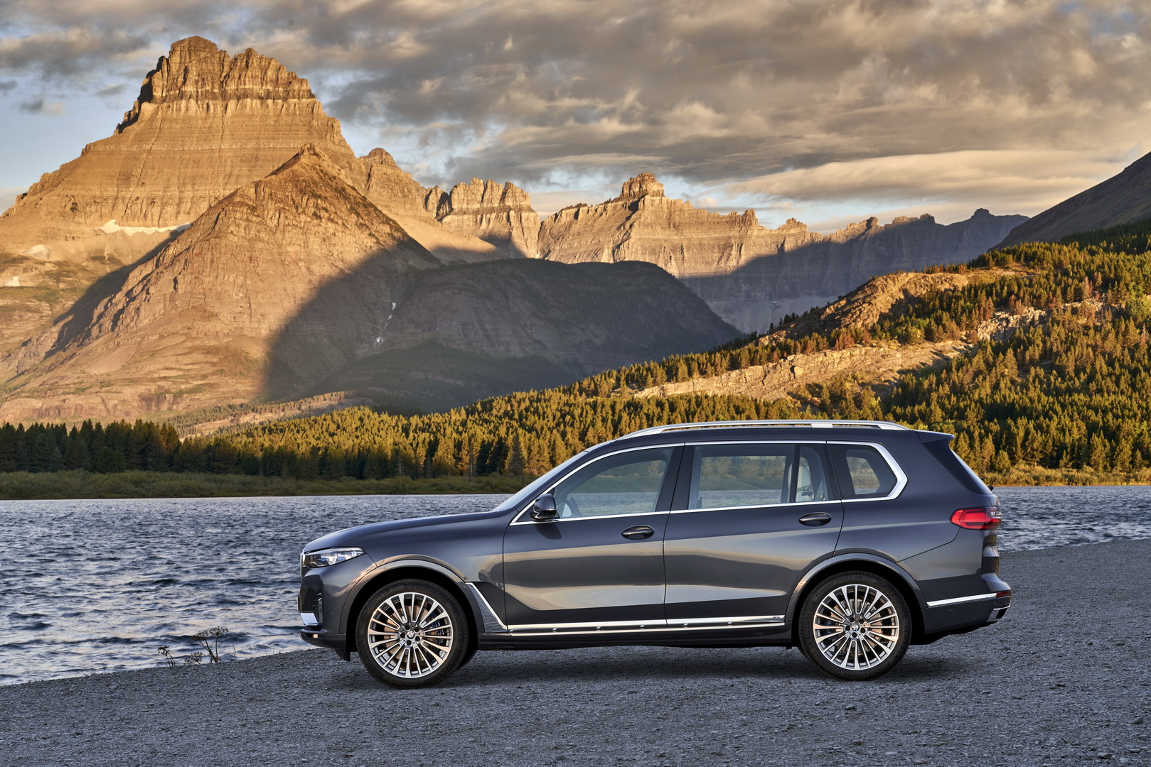 BMW X7 Is Being Recalled In The U.S. Over Loose Seat Bolts Carscoops