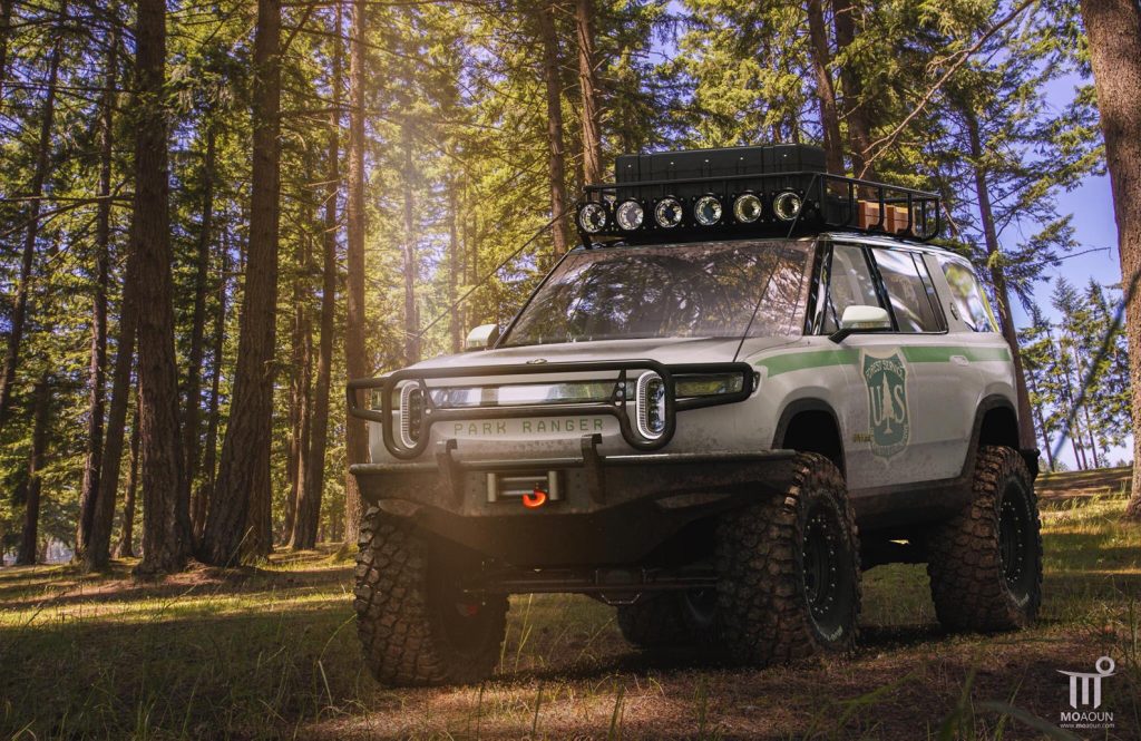 The Rivian R1S Looks Good As A Hardcore OffRoading Machine Carscoops