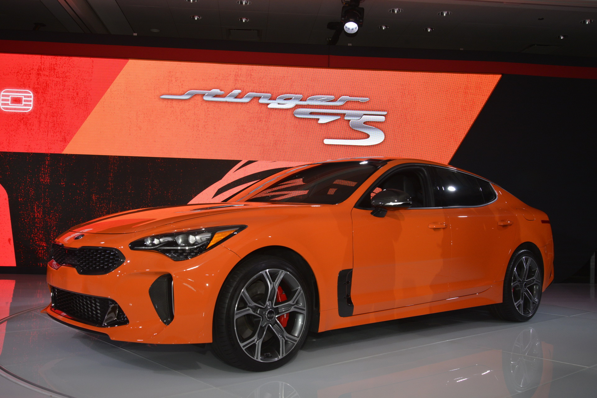 Kia Stinger Russia