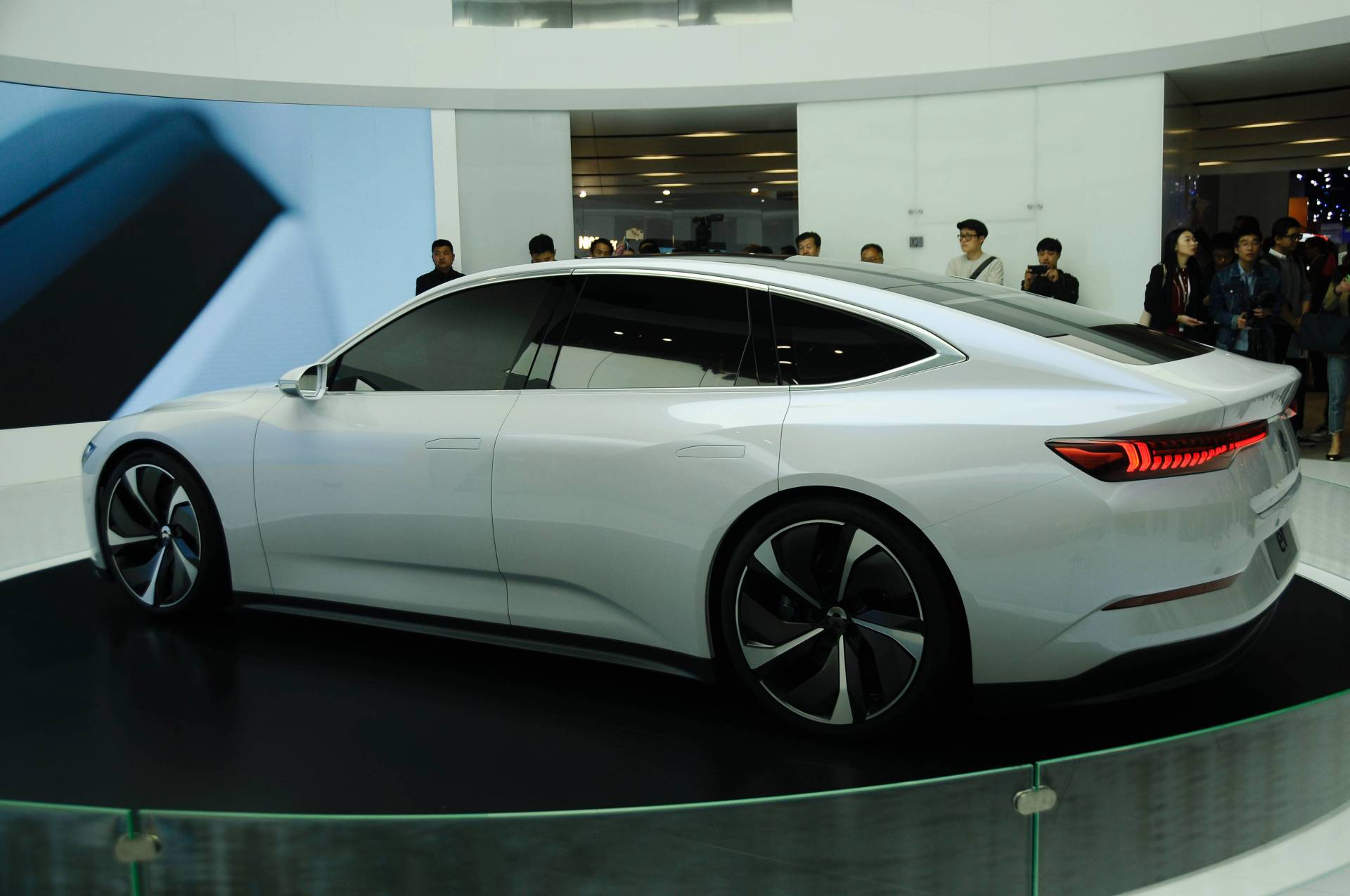 Nio ET Preview Heralds Tesla Model 3 Rival With 317-Mile Range | Carscoops