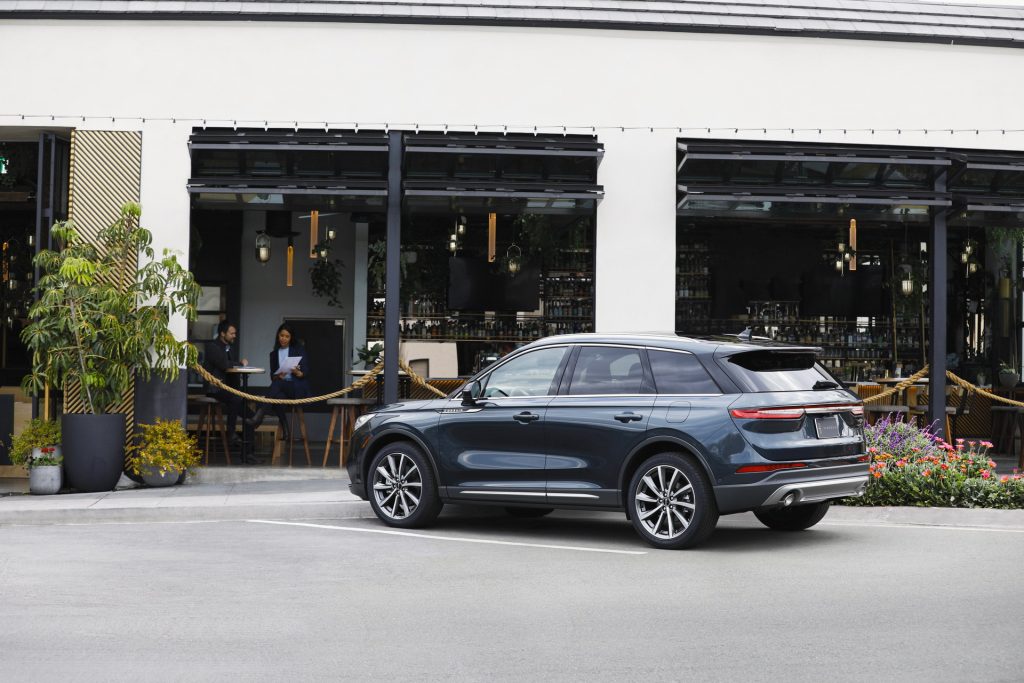 2020 Lincoln Corsair Takes Off With A Cool Name, Elegant Styling And Up ...