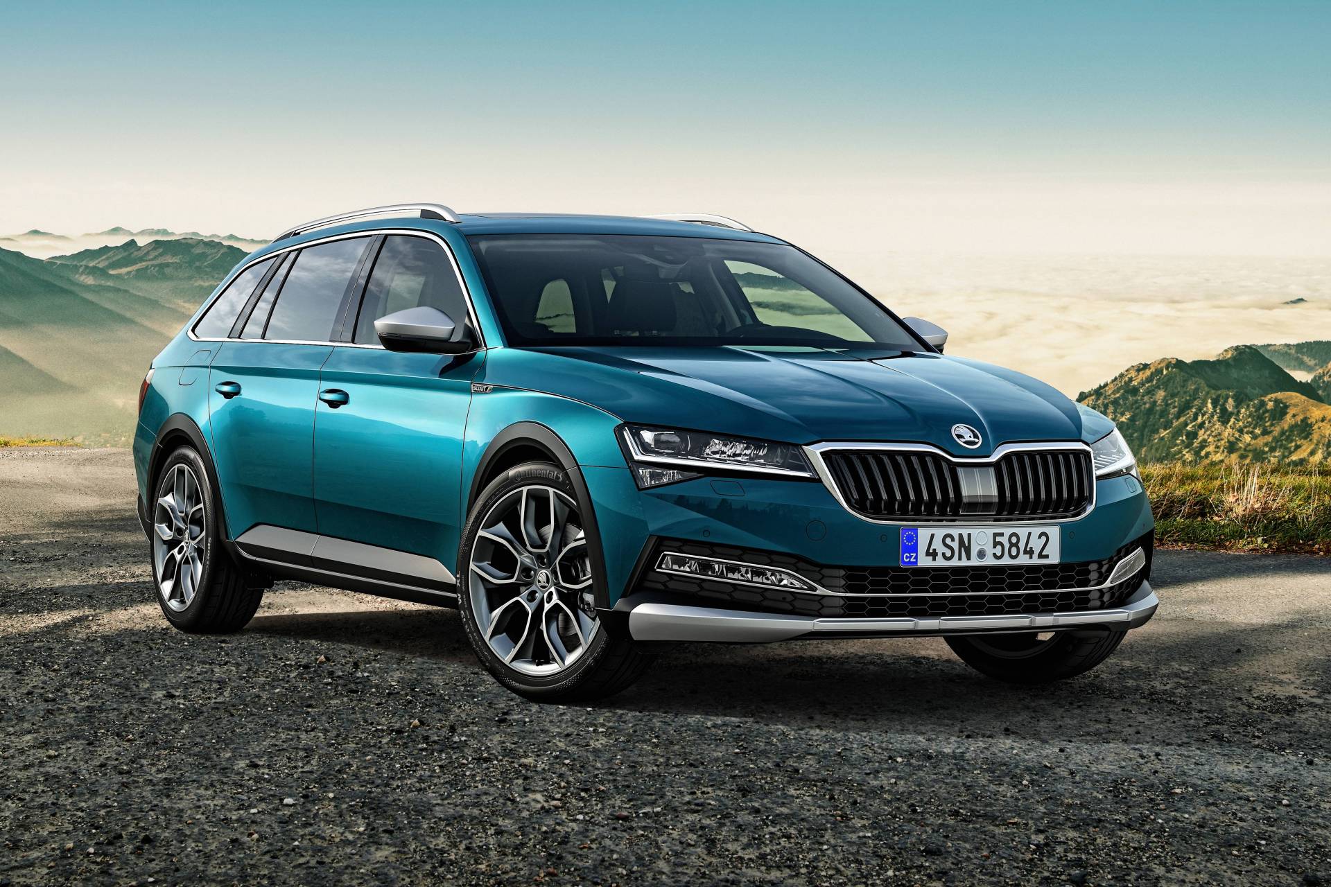 Skoda Superb Gains High-Riding Scout Variant For The First Time | Carscoops