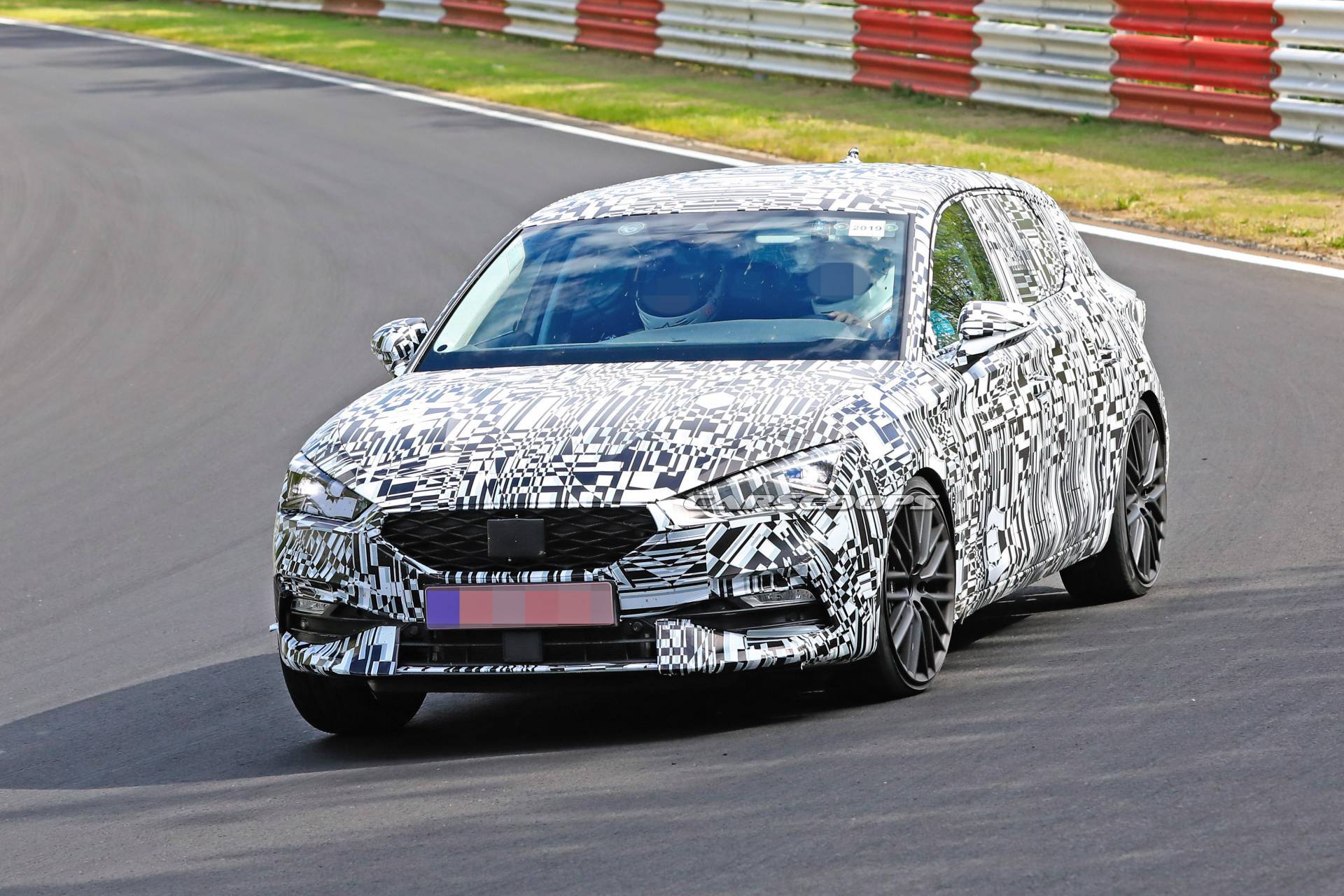 241 HP Cupra Leon Plug-In Hybrid Hot Hatch Meets The Nürburgring ...