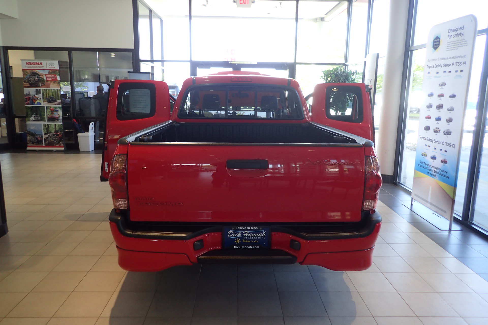 07 Toyota Tacoma X Runner Is A Fun Little Pickup From The Past Carscoops