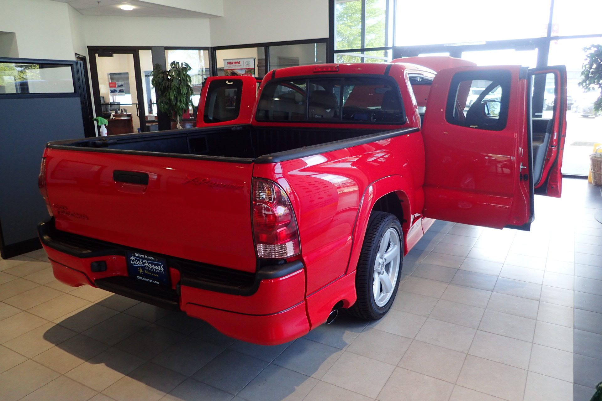 07 Toyota Tacoma X Runner Is A Fun Little Pickup From The Past Carscoops