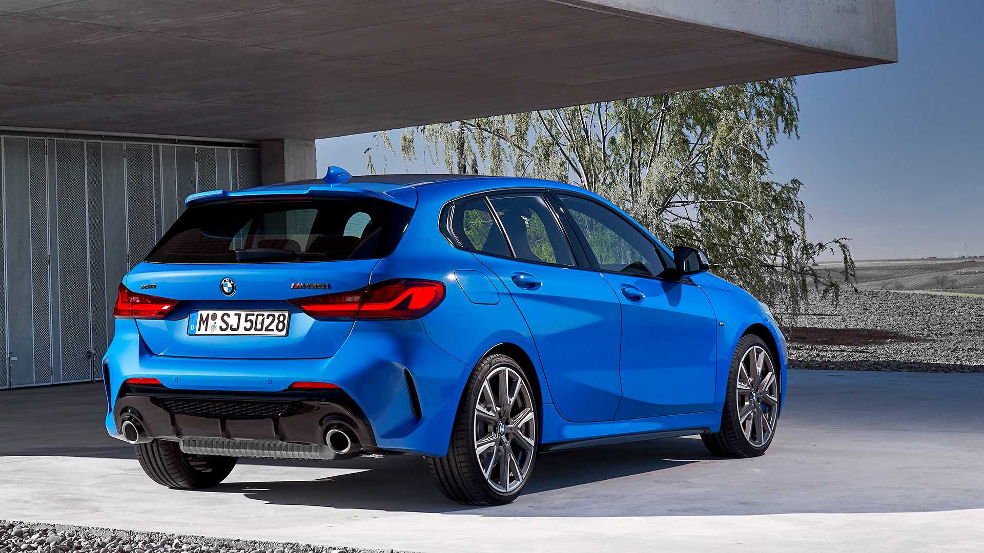 New Bmw 1 Series Is Fwd And Looks Just Like The X2 Carscoops