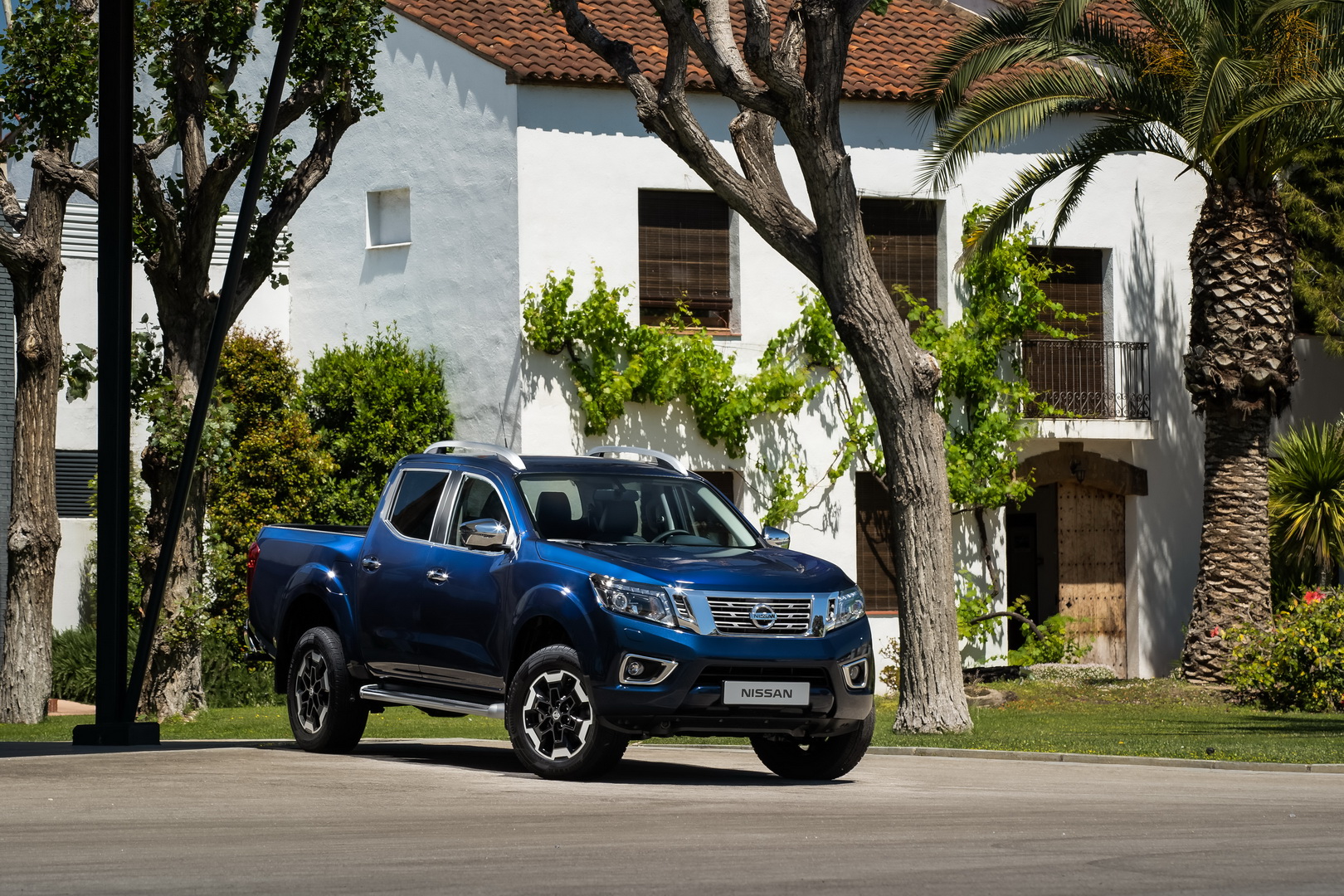 2020 Nissan Navara Rolls In With Substantial Upgrades, New Manual ...