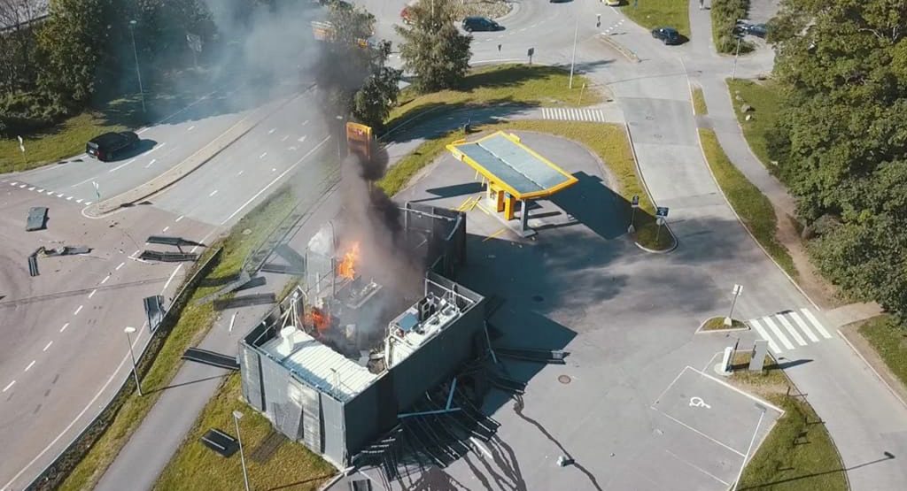  Hydrogen Fuel Station Explodes In Norway, Toyota And Hyundai Halt FCV Sales