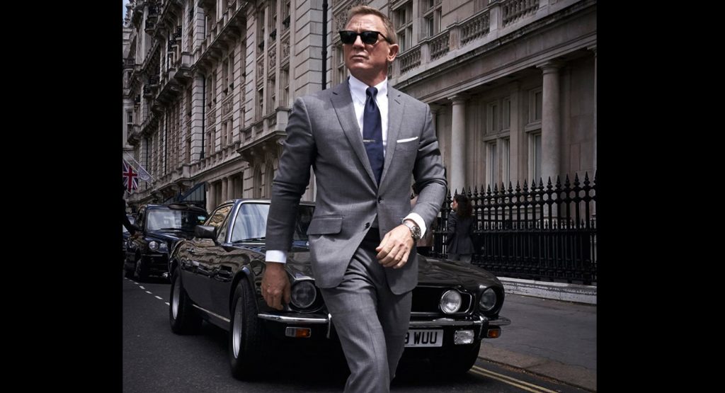  Grit And Brit: James Bond And Classic Aston V8 Vantage Show Up In London