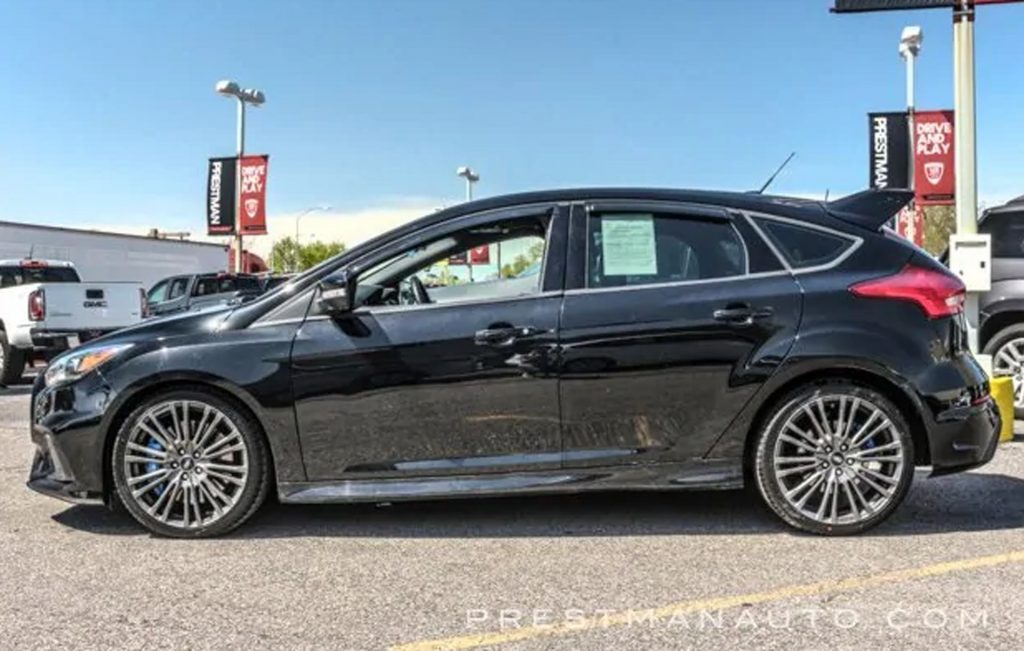 Buy This 2016 Ford Focus RS And Get A… Free Vape? | Carscoops