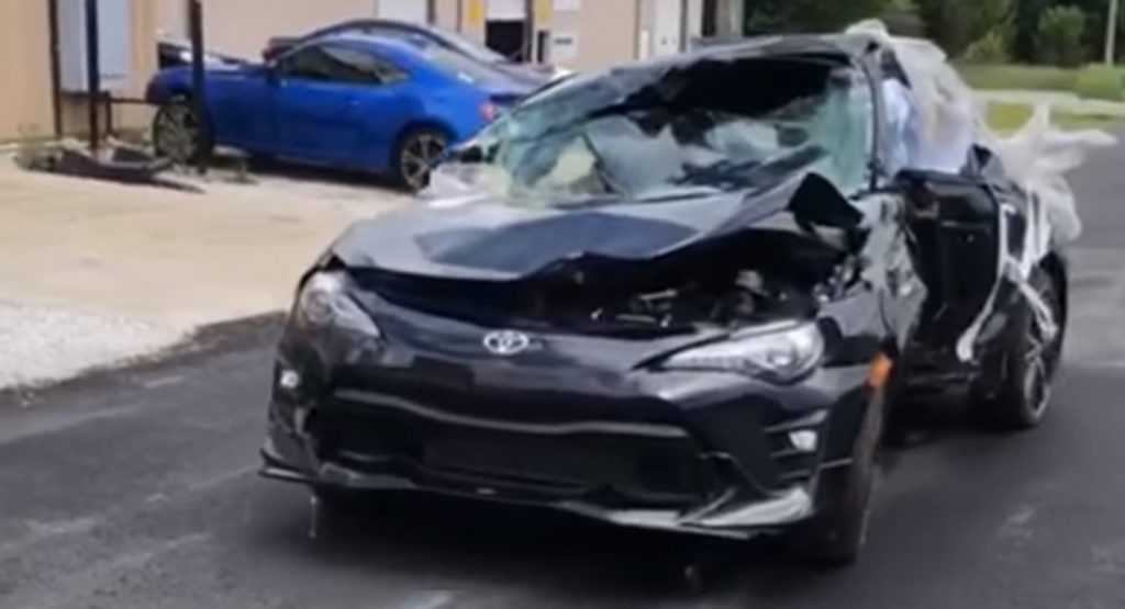  This Utterly Destroyed Toyota 86 Still Drives, Somehow