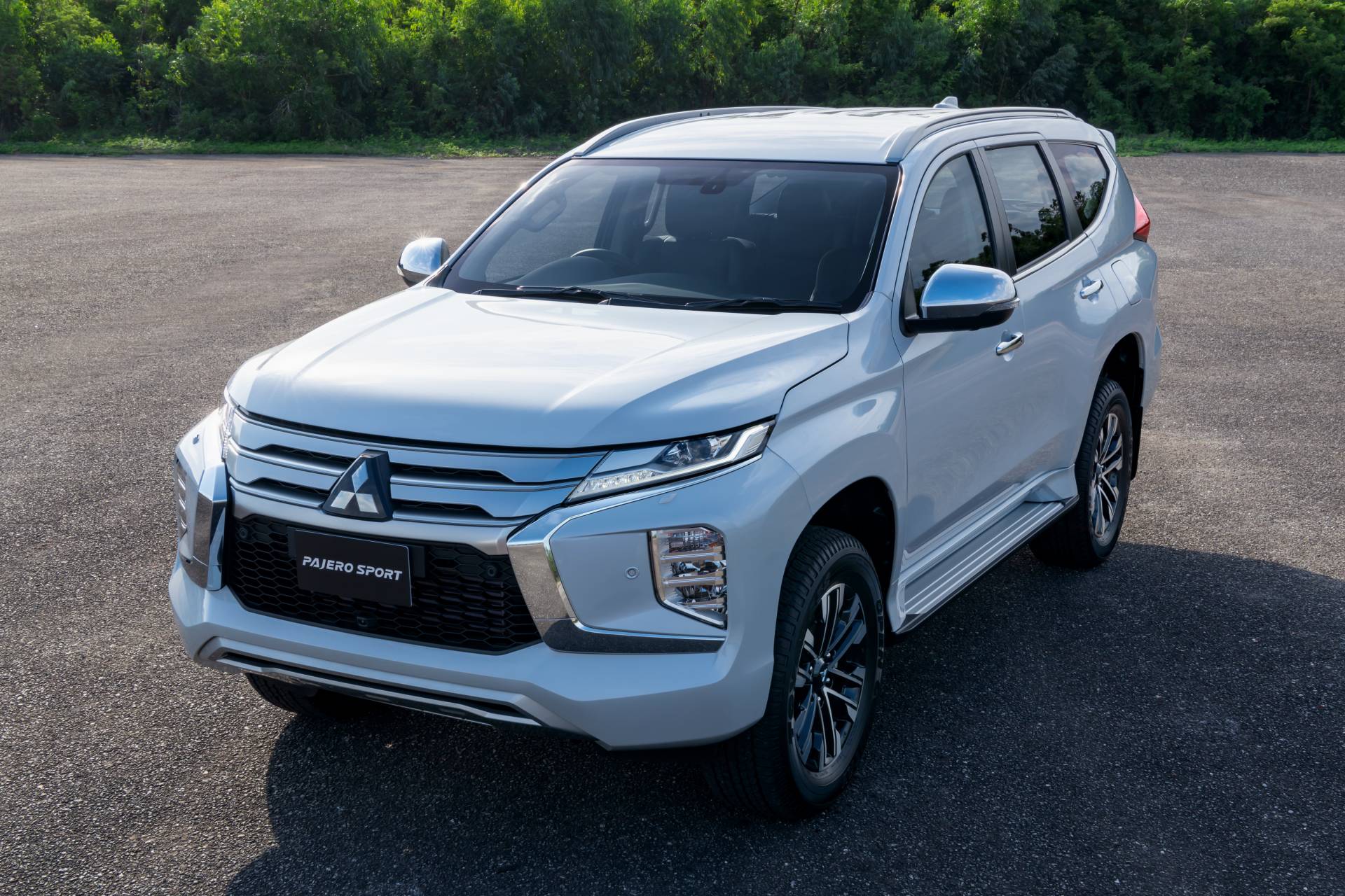 2020 Mitsubishi Pajero Sport Debuts With Updated Design, New Tech ...