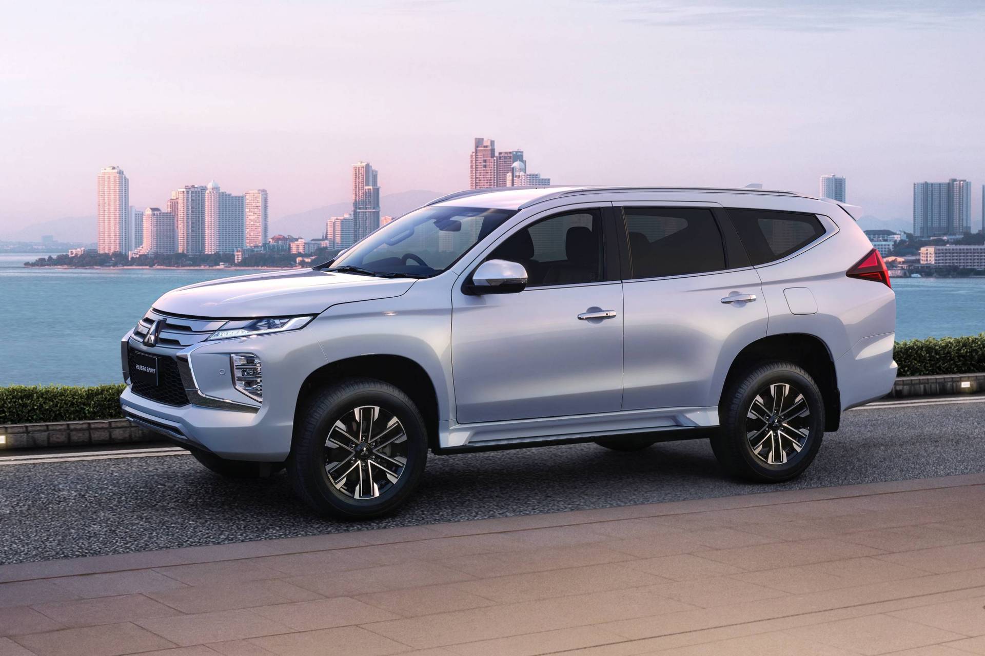 Mitsubishi pajero sport 2020