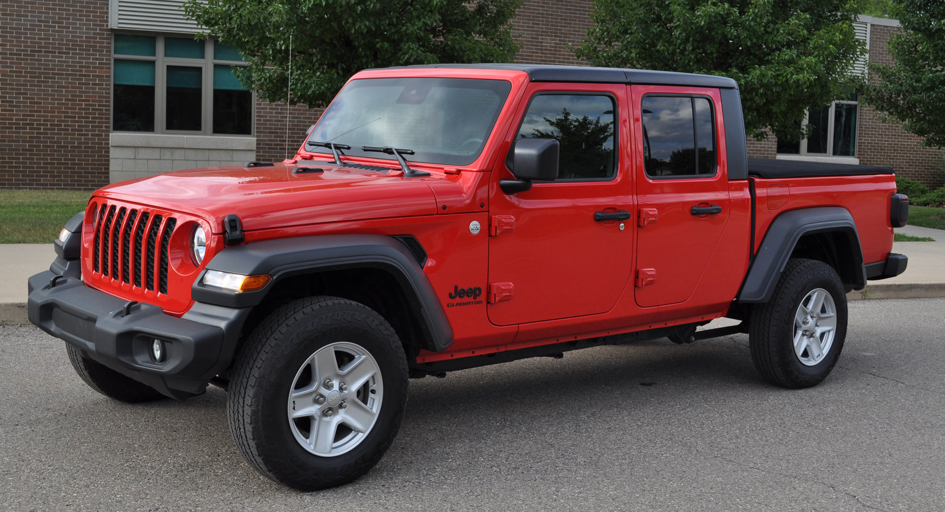 Driven: 2020 Jeep Gladiator Marks The End Of Boring Mid-Size Pickups ...