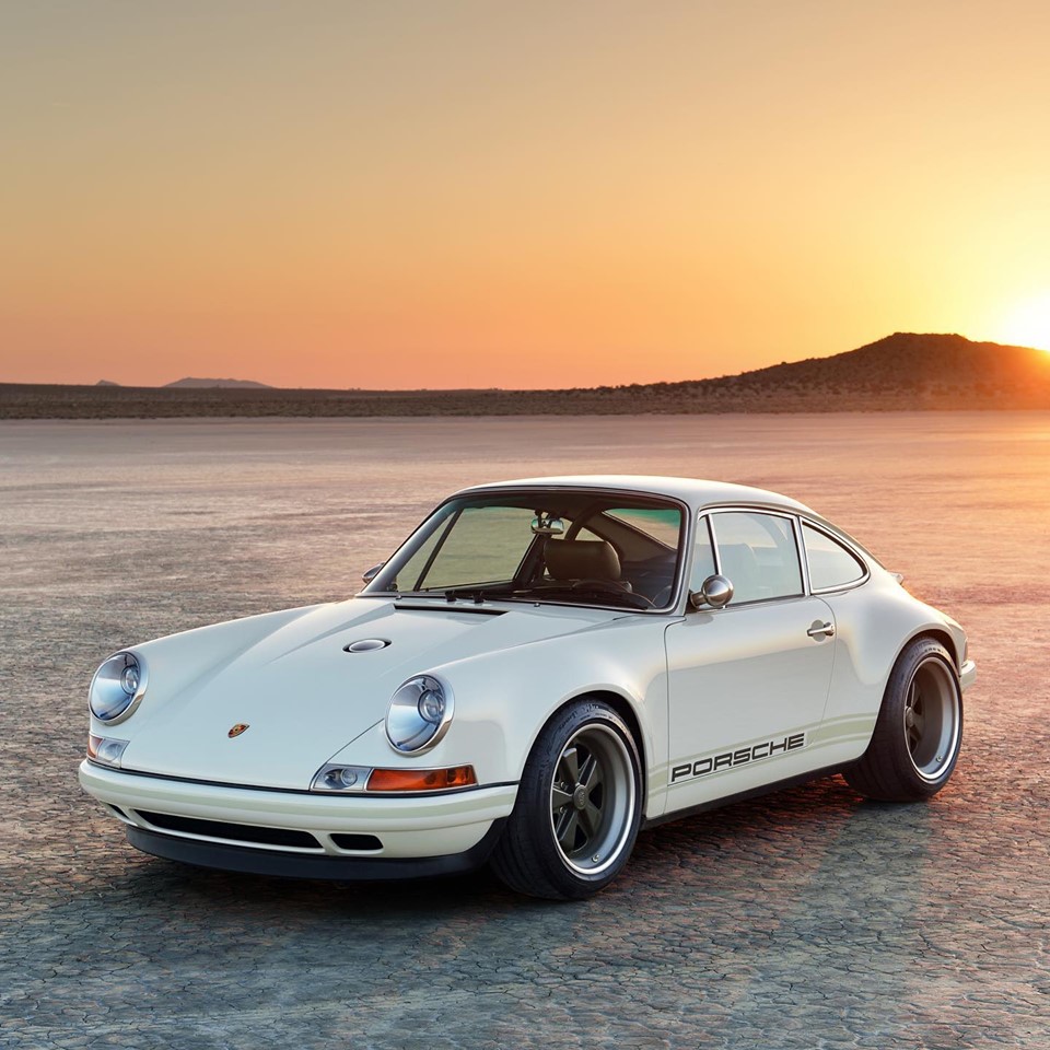 Porsche 911 by Singer