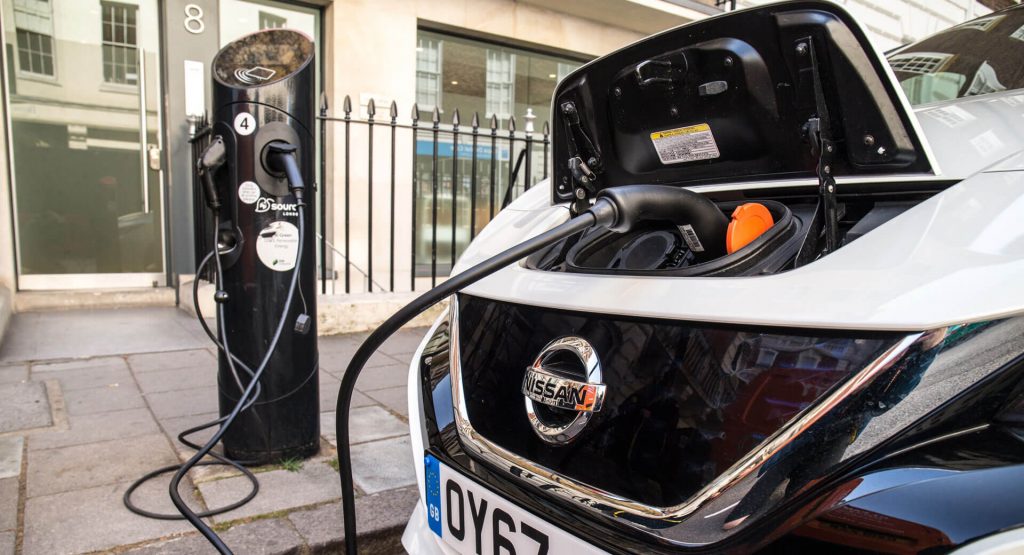  The UK Now Has More EV Charging Locations Than Gas Stations