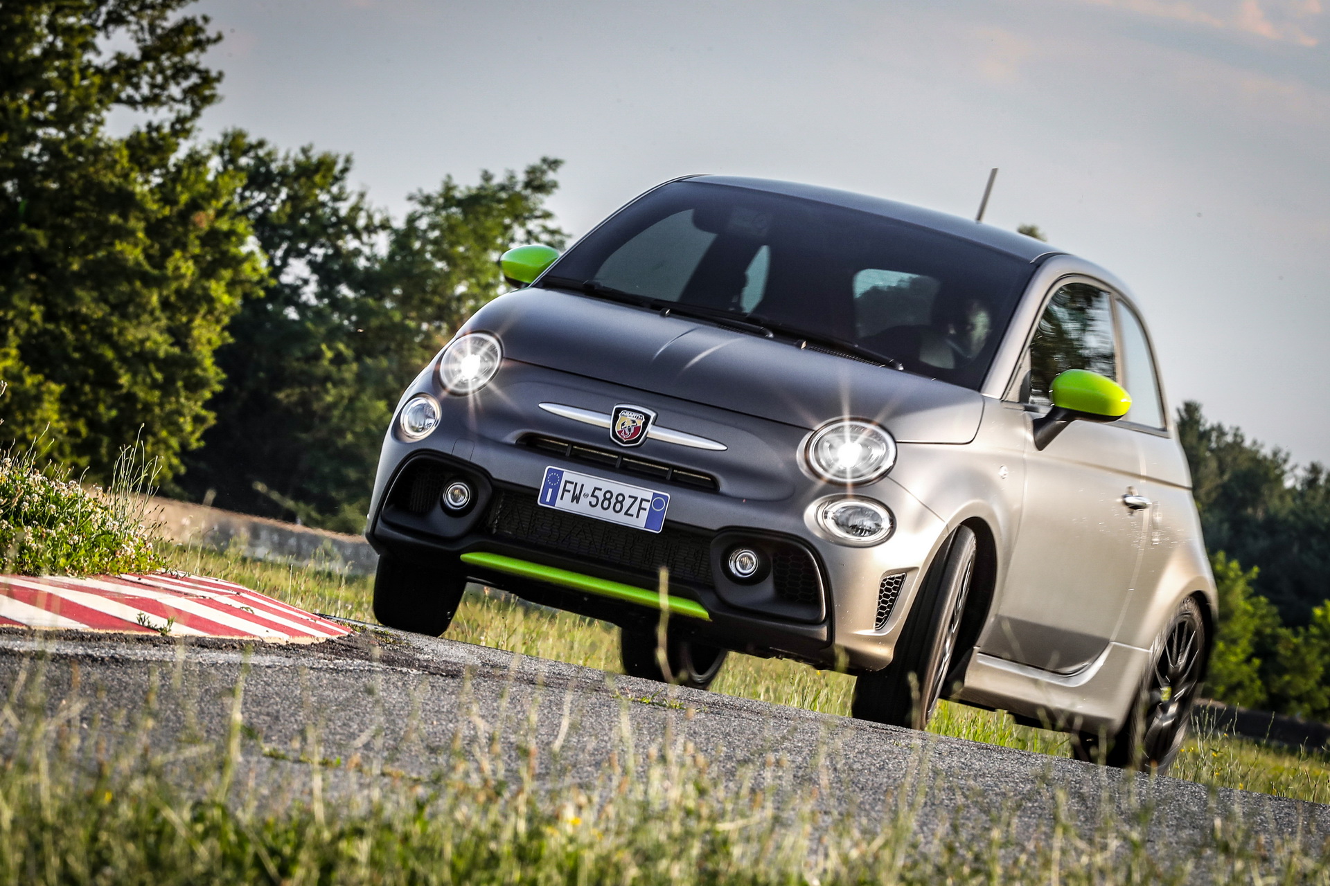 New Abarth 595 Pista Packs 165 PS In A More Focused Chassis | Carscoops