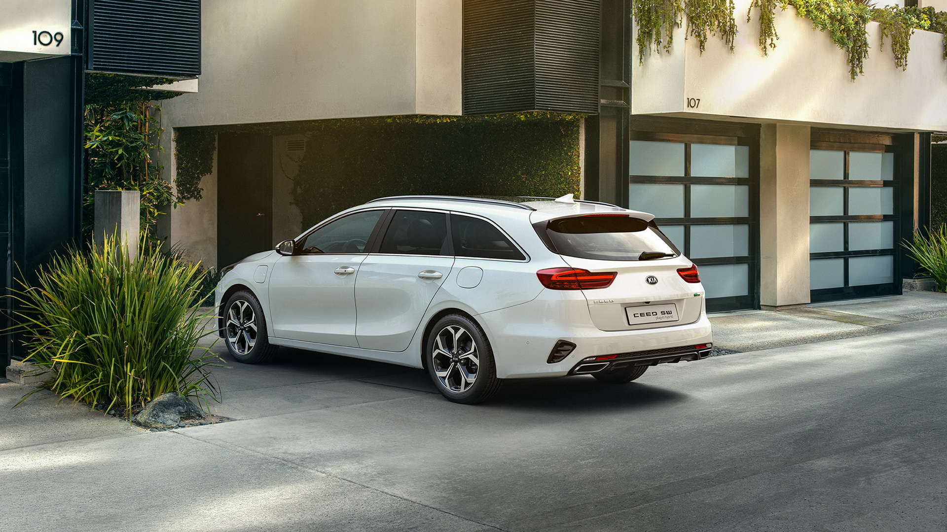 Kia XCeed And Ceed Sportswagon Gain New Plug-In Hybrid Powertrain ...