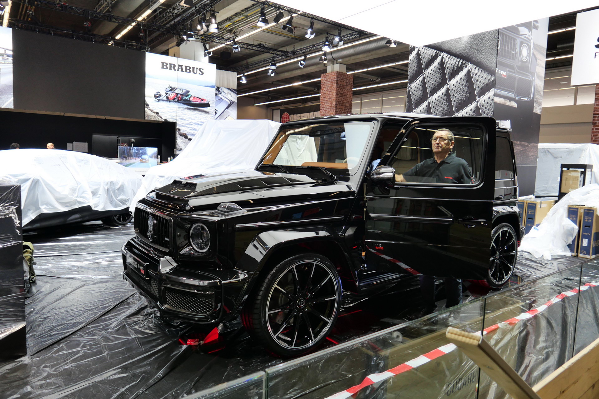 Brabus 7 Hp G V12 900 One Of Ten Is The Ultimate G Wagen Carscoops