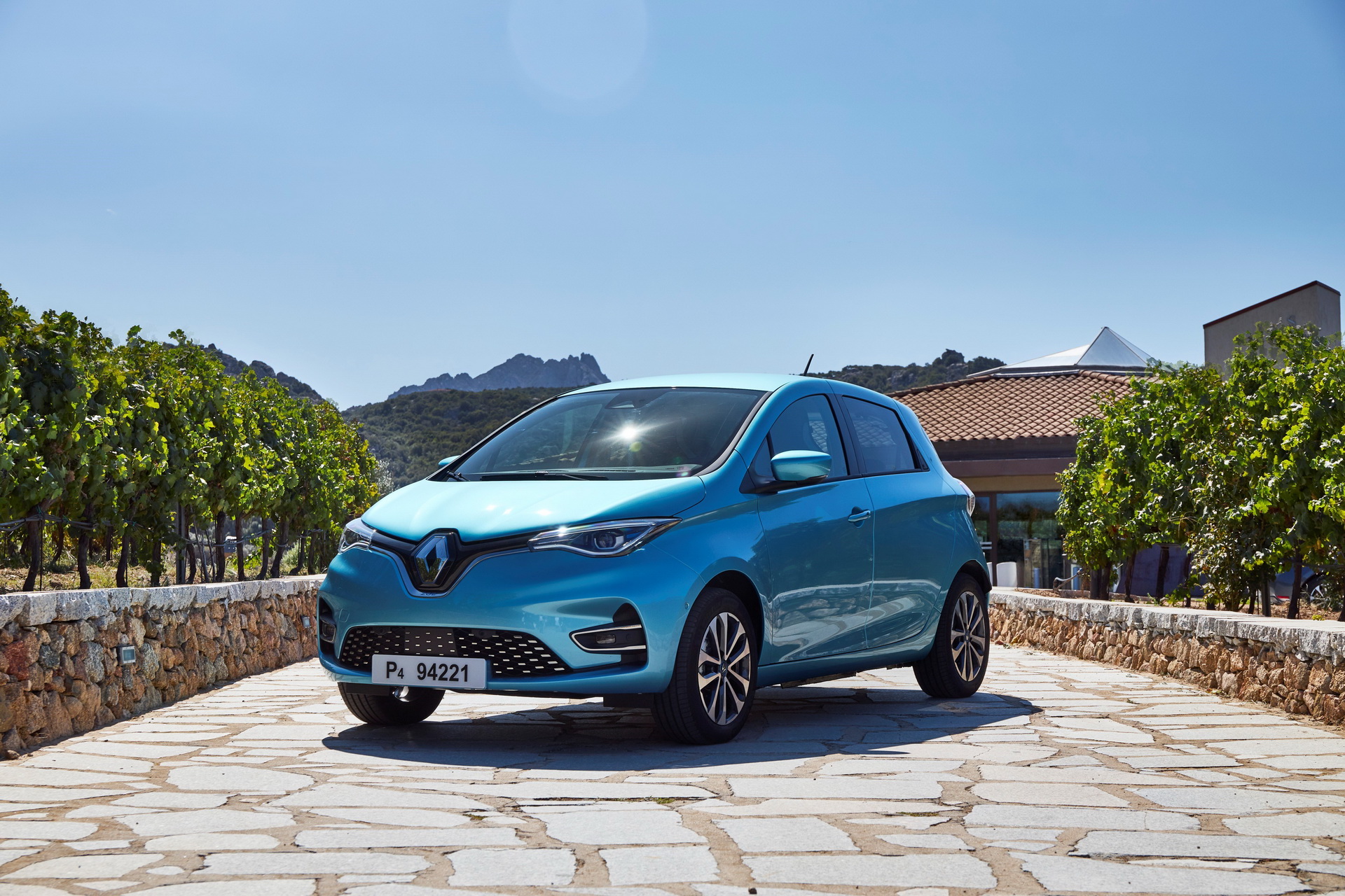 New Renault Zoe EV Launched In Europe With Up To 242 Miles Of Range ...