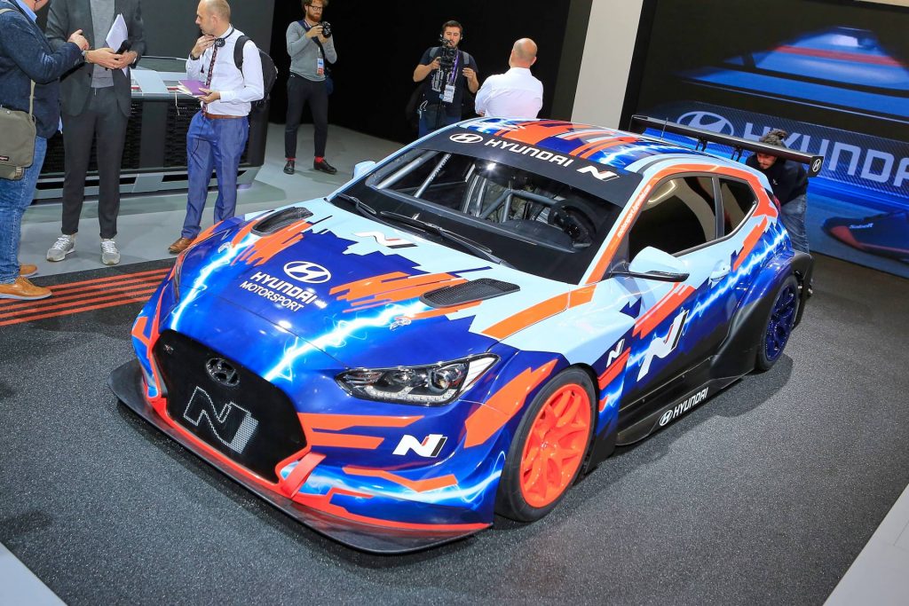 Hyundai Veloster N ETCR Is A RWD Racer With Four Mid-Mounted Electric ...