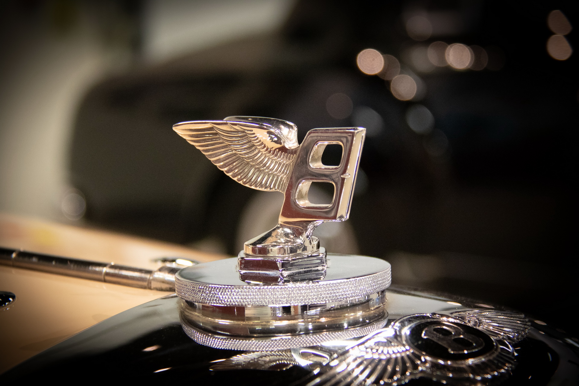 Bentley Brings Back ‘Flying B’ Bonnet Ornament In New Flying Spur ...