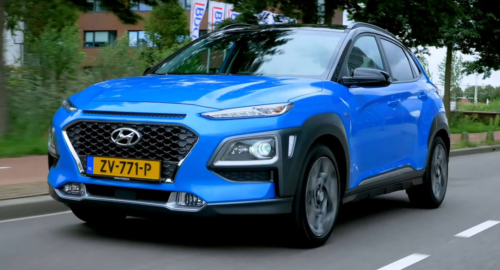 Hyundai Kona Hybrid Is A FunkyLooking Small SUV With An Electric Touch