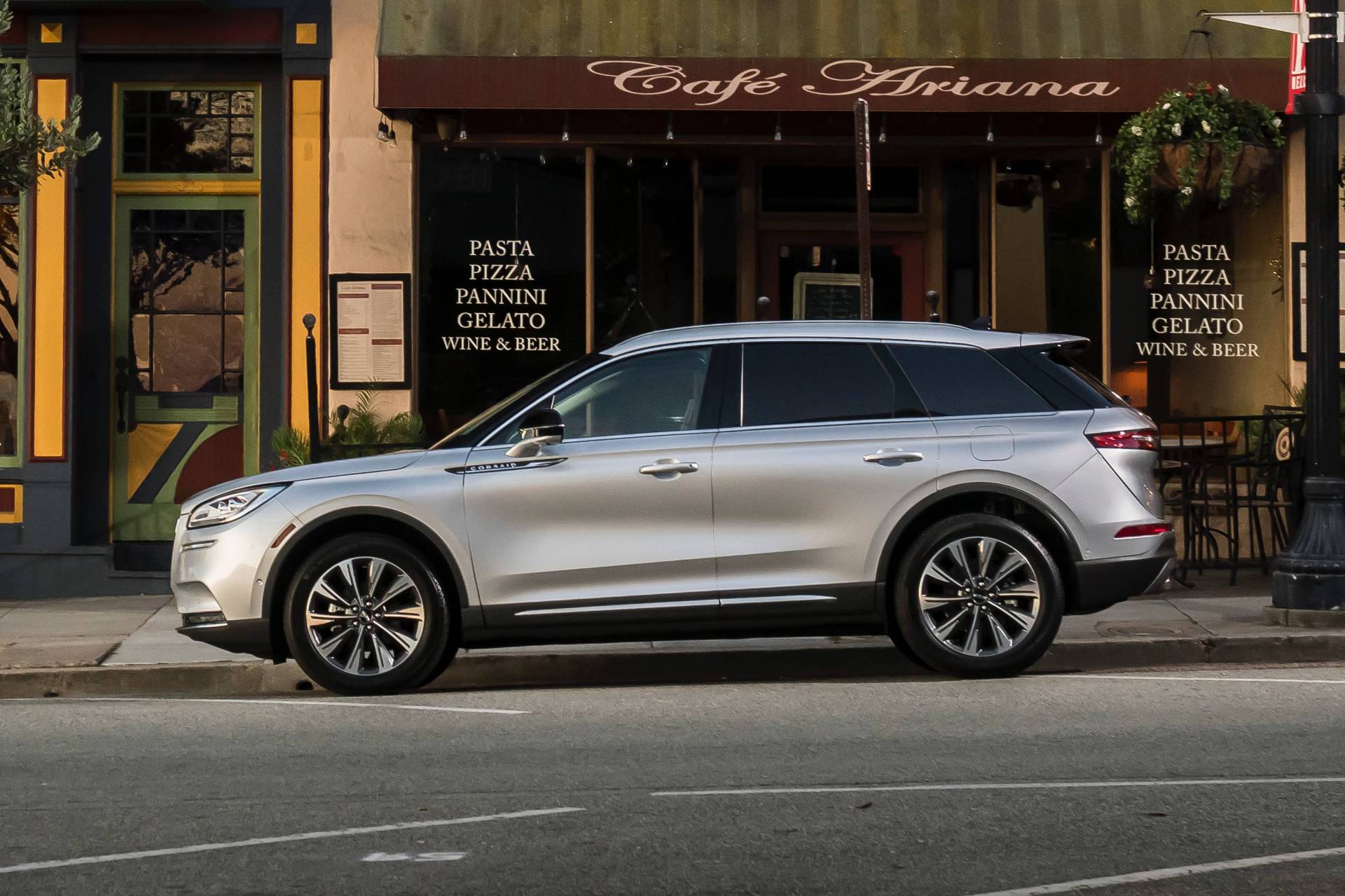 Lincoln Shows Us More Of The 2020 Corsair In 99 New Photos | Carscoops