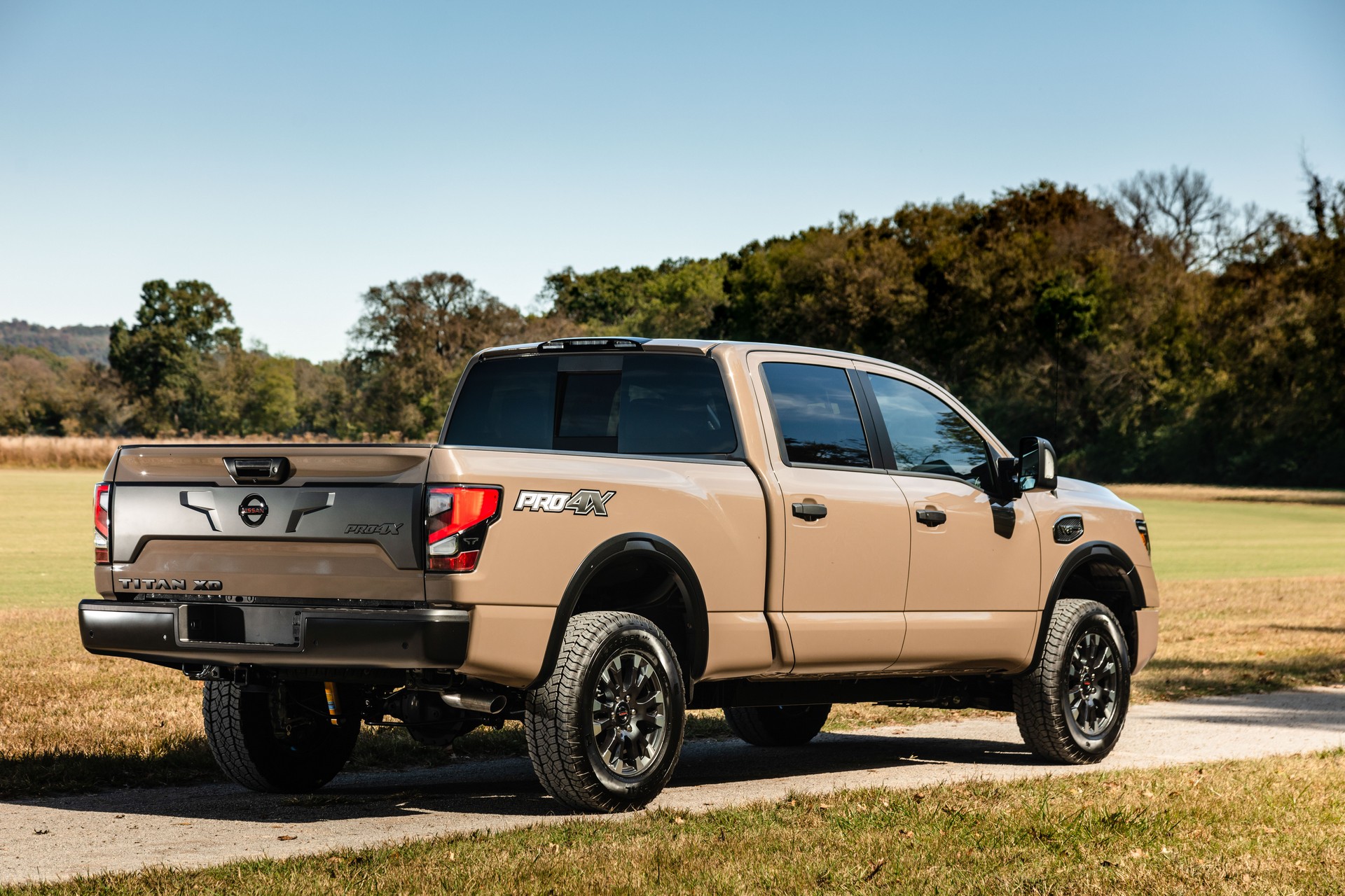 2020 nissan titan xd debuts with new styling more power and upgraded tech carscoops 2020 nissan titan xd debuts with new