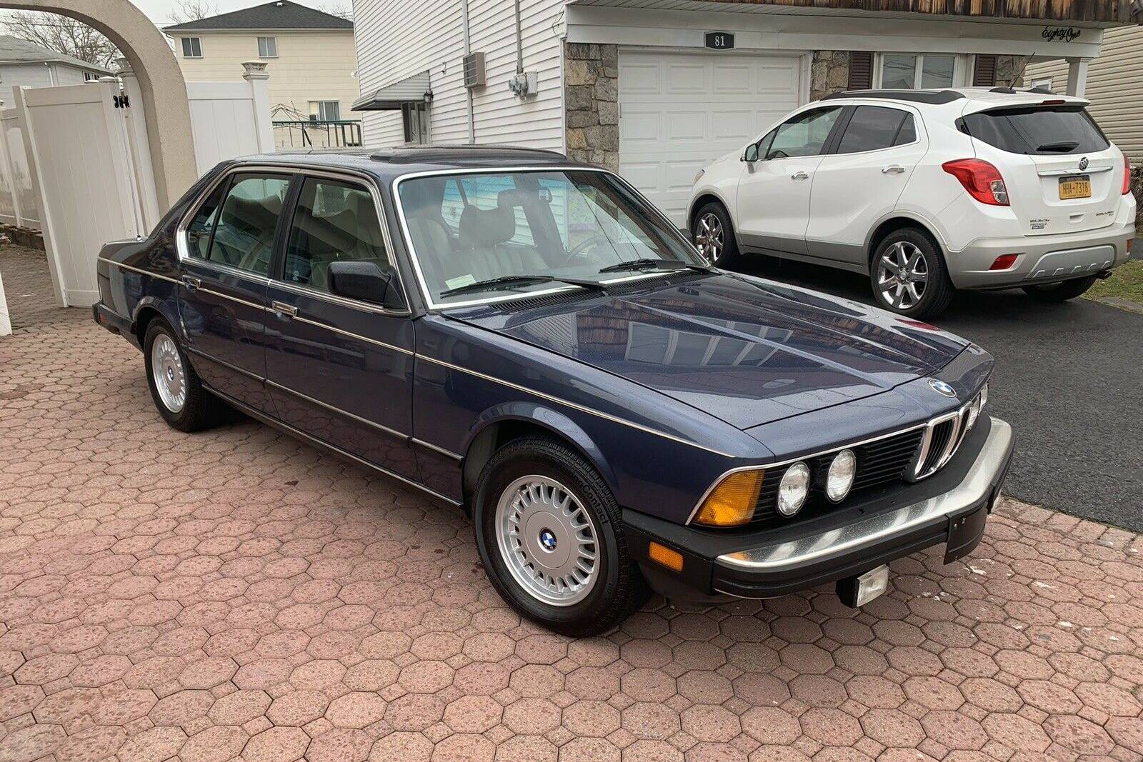 BMW 735i