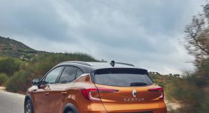 2020 Renault Captur Vies For European Supremacy, Stars In Huge Gallery ...