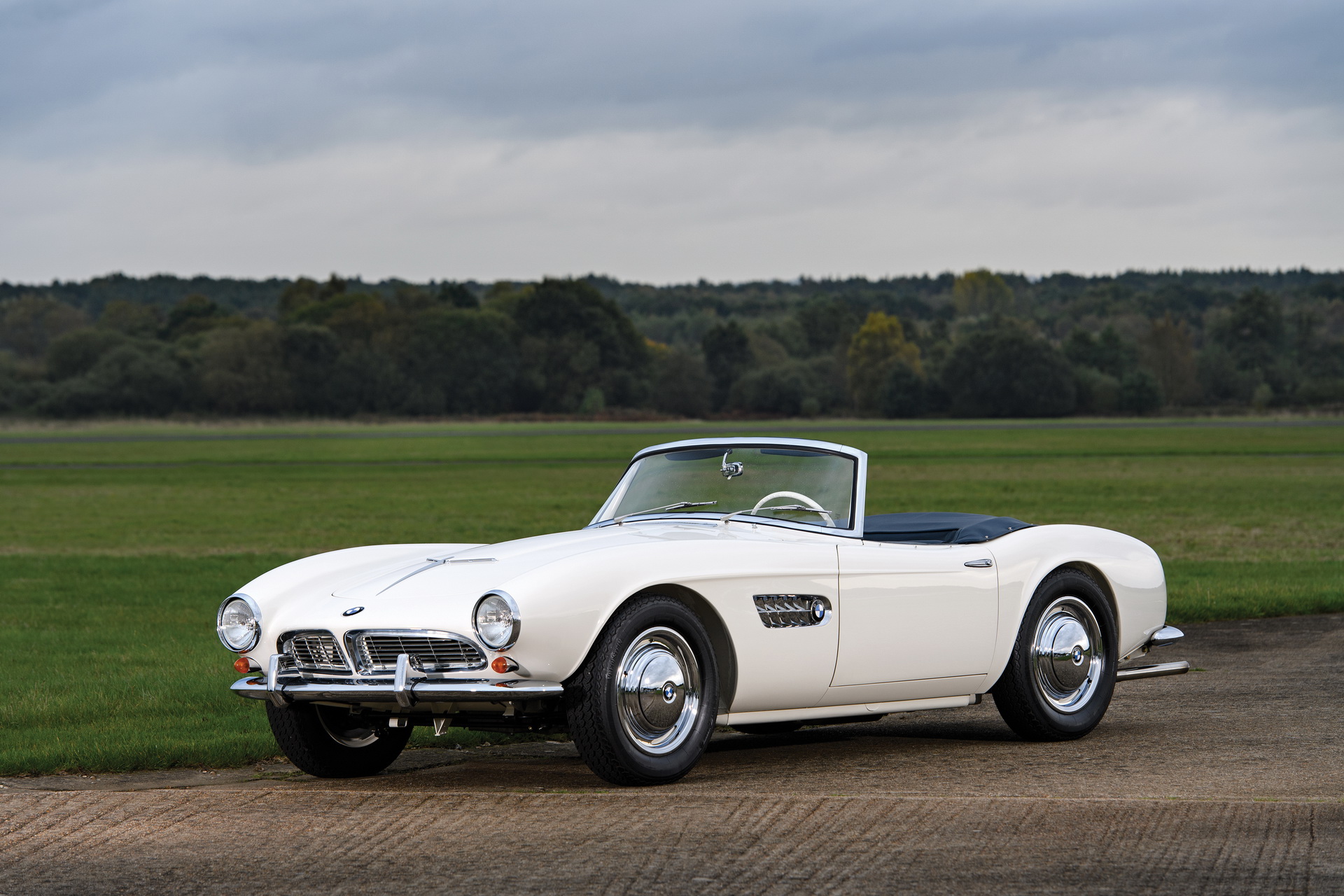 This BMW 507 Roadster Might Just Come With Its Designer's Signature |  Carscoops