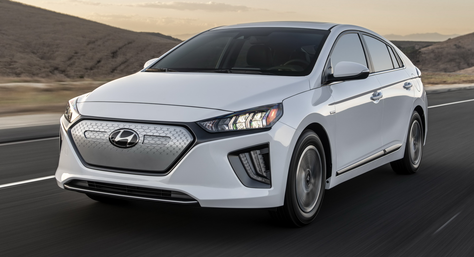 2020 Hyundai Ioniq Facelift Arrives In The US With Better Tech And More 