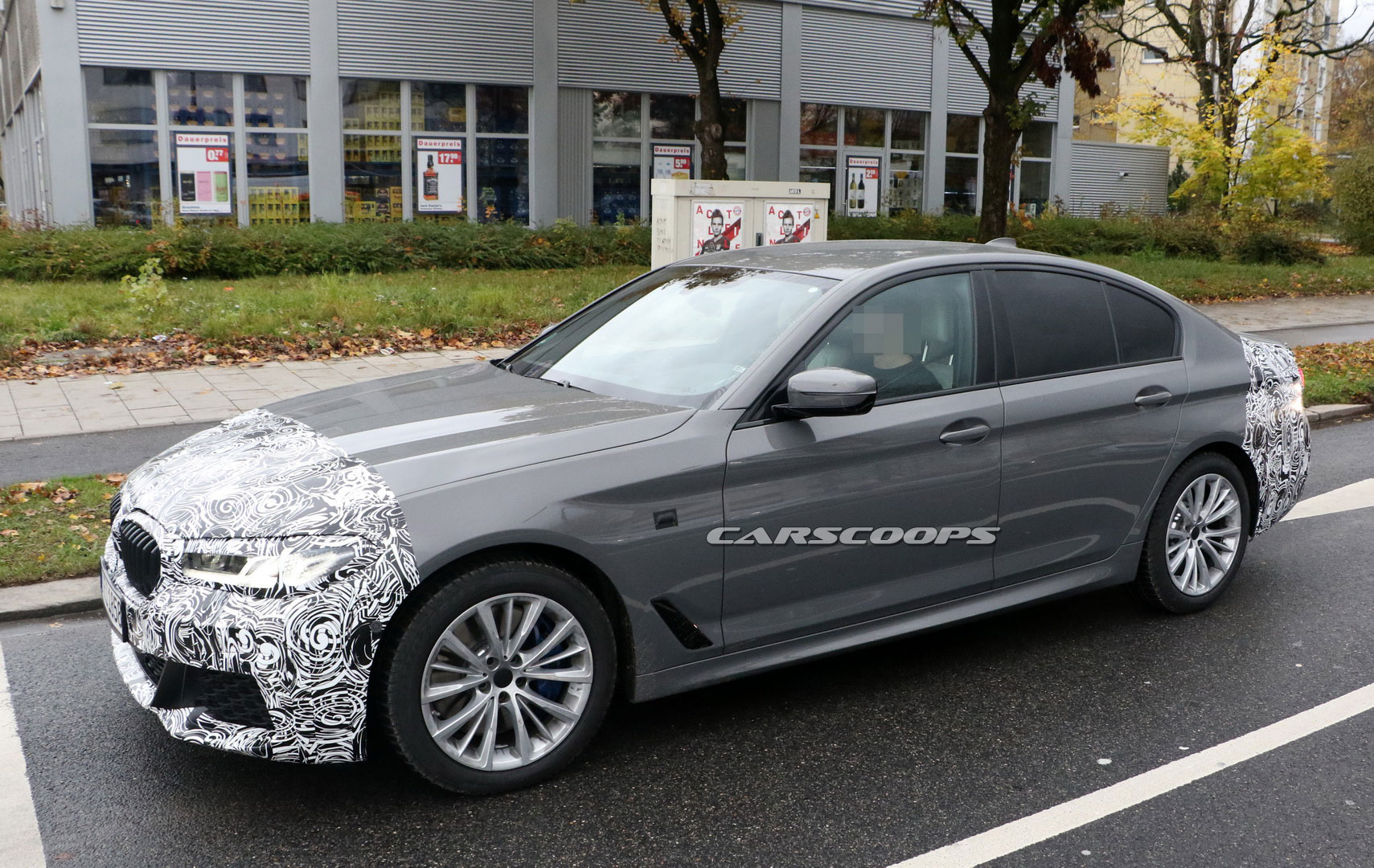 straal in stand houden Voorstel 2020 BMW 5-Series Spied With M Sport Pack, Decent-Sized Grille | Carscoops