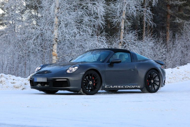 Spied: 2020 Porsche 911 Targa Is Coming With Electric Sliding Top ...