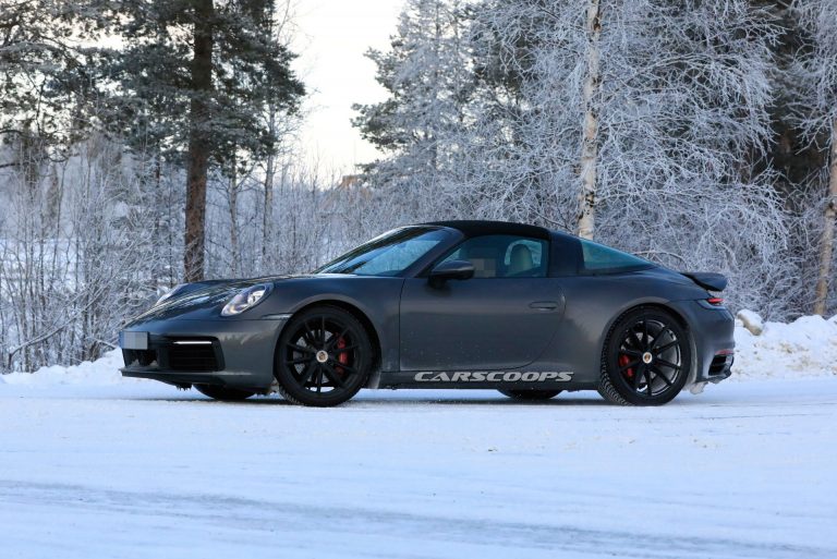 Spied: 2020 Porsche 911 Targa Is Coming With Electric Sliding Top ...