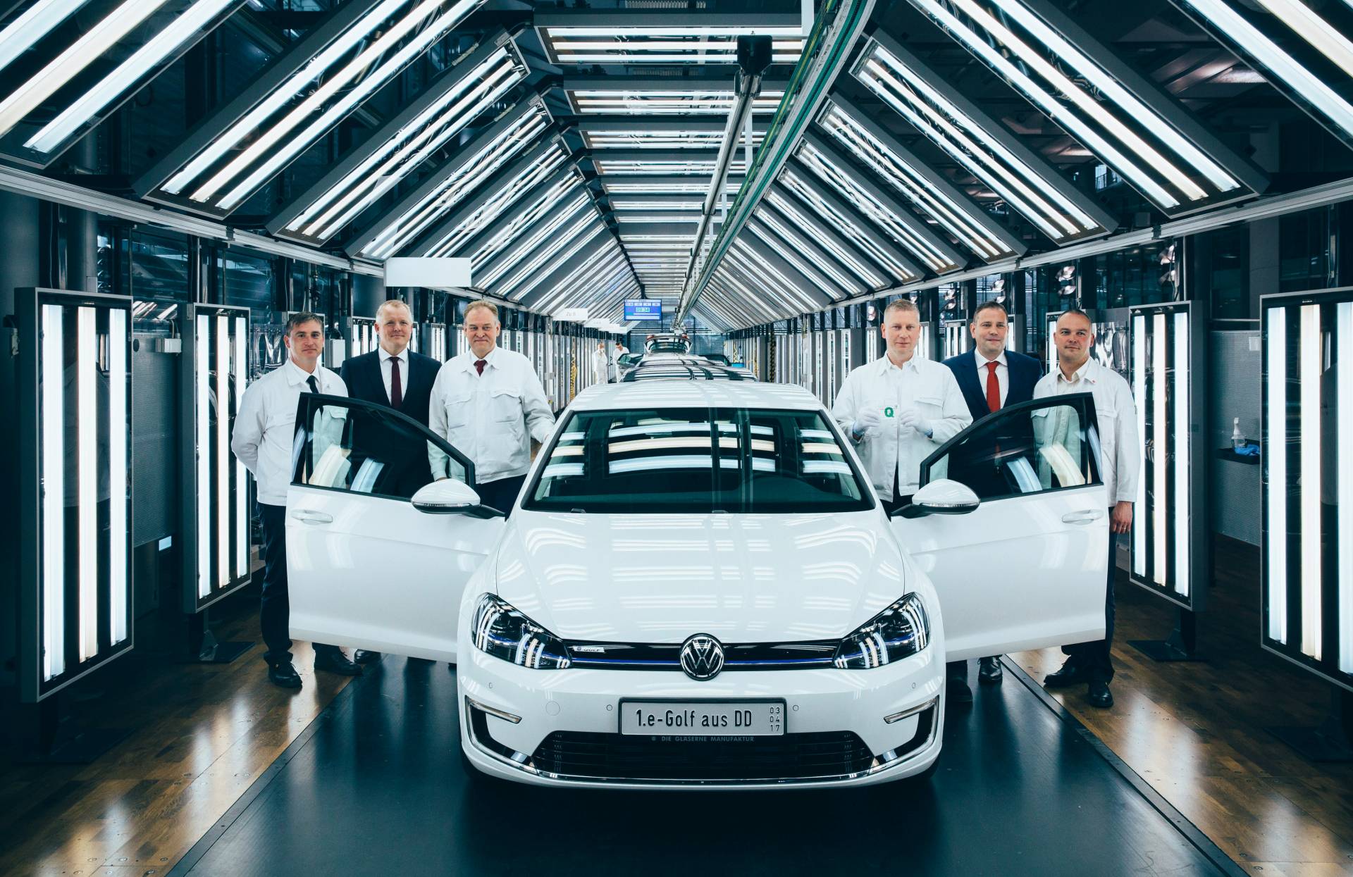 Vw Id 3 Will Also Be Made At Dresden S Transparent Factory From Fall Carscoops
